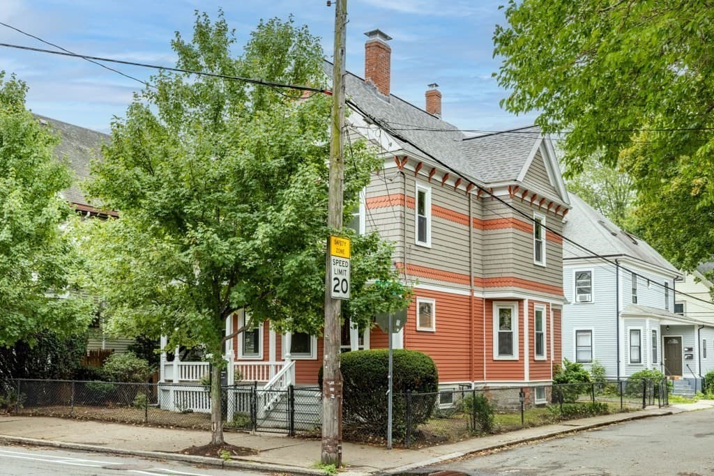Single Family Residence at 136 Elm Street, Cambridge MA 02140, Cambridge, photo 2 of 30