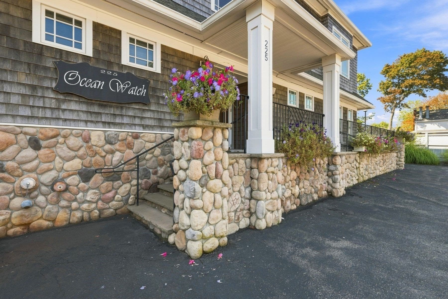 Condominium at 225 Humphrey Street # 6, Swampscott MA 01907, Swampscott, photo 2 of 42