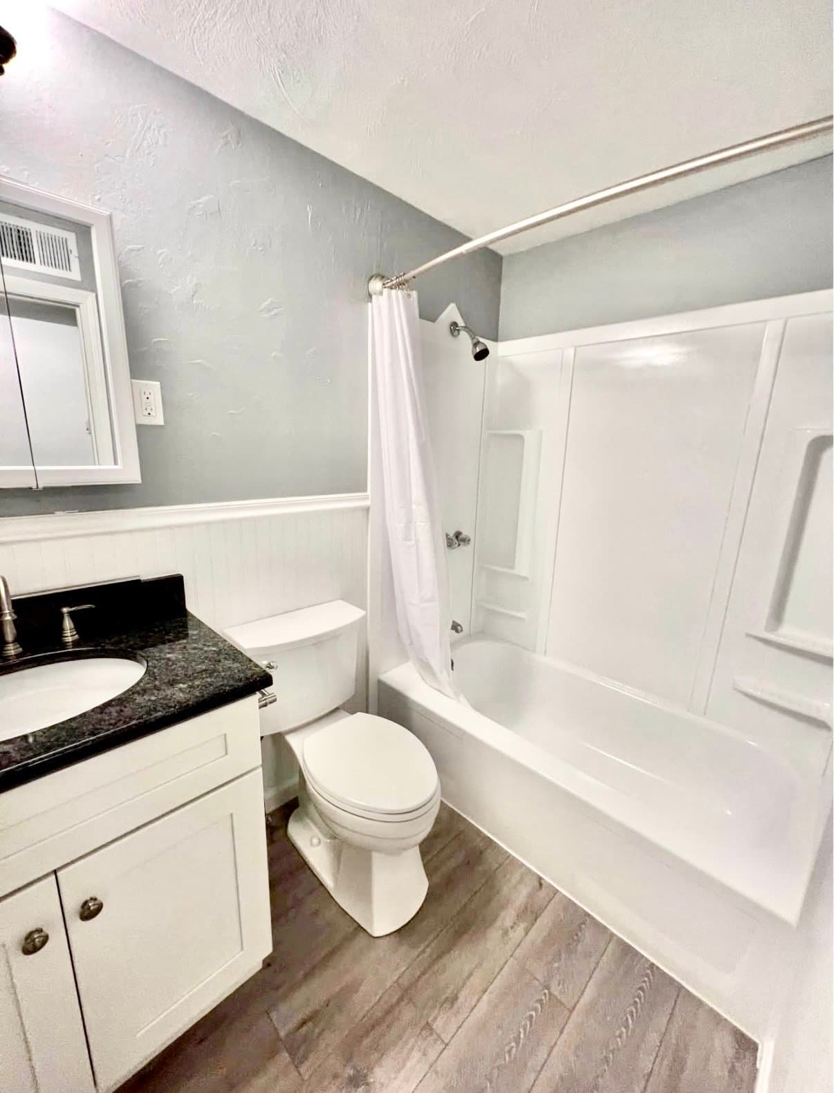 Condominium at 176 Maple Ave # 4, Rutland MA 01543, Rutland, photo 4 of 9