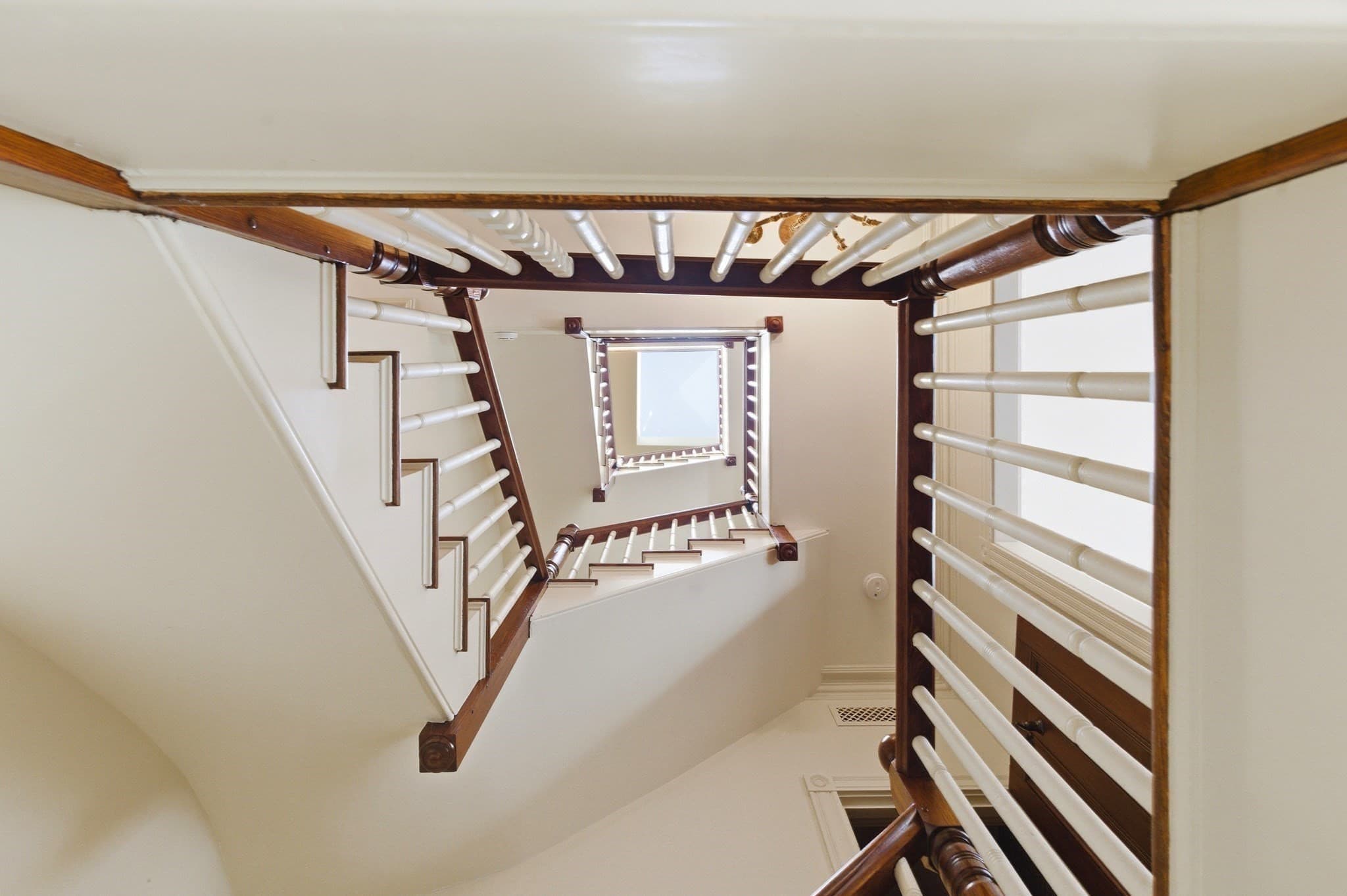 Single Family Residence at 2 Pelham Ter, Boston MA 02118, photo 11 of 33