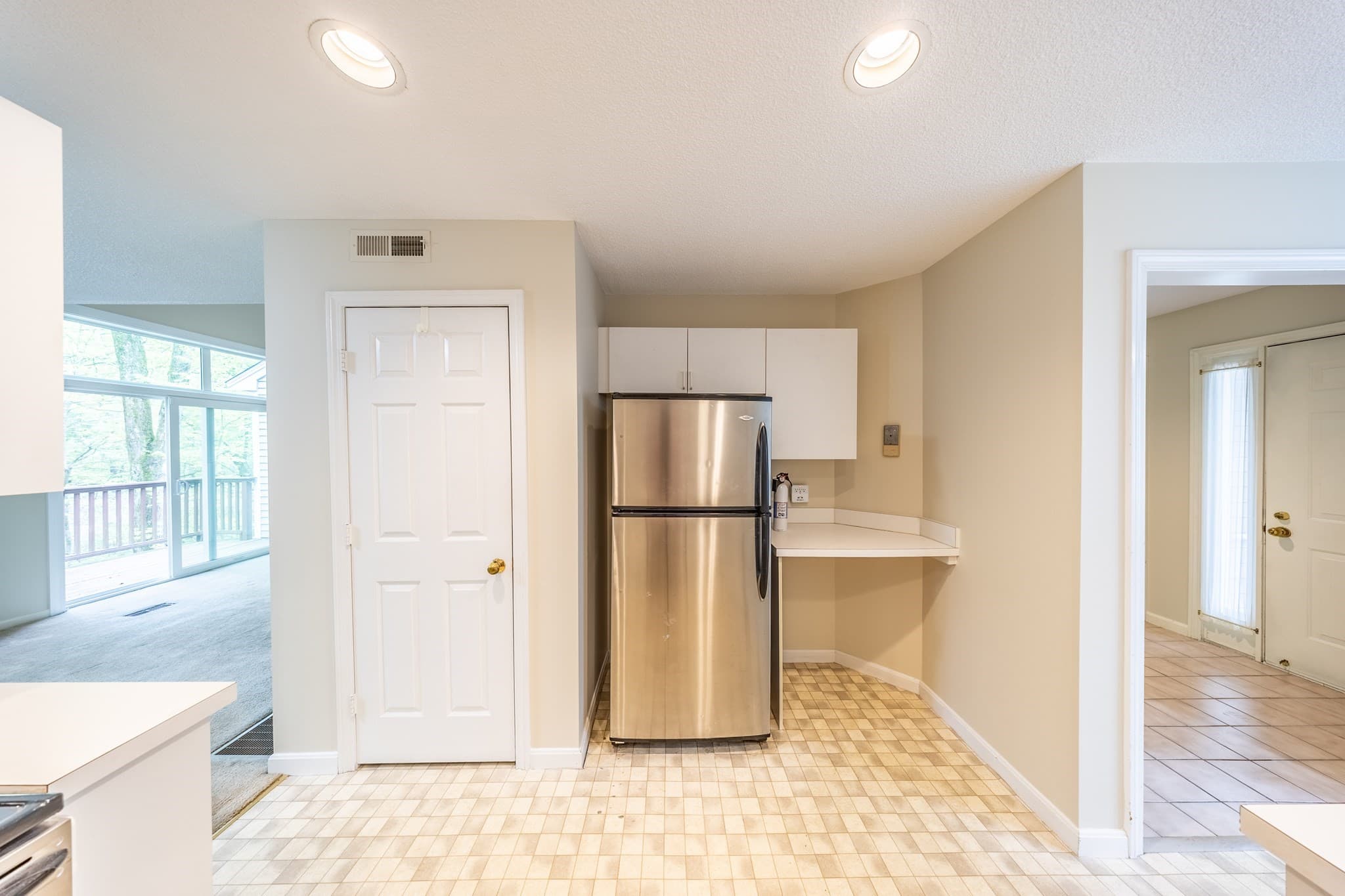 Condominium at 49 Bishops Forest Dr # 49, Waltham MA 02452, photo 9 of 40