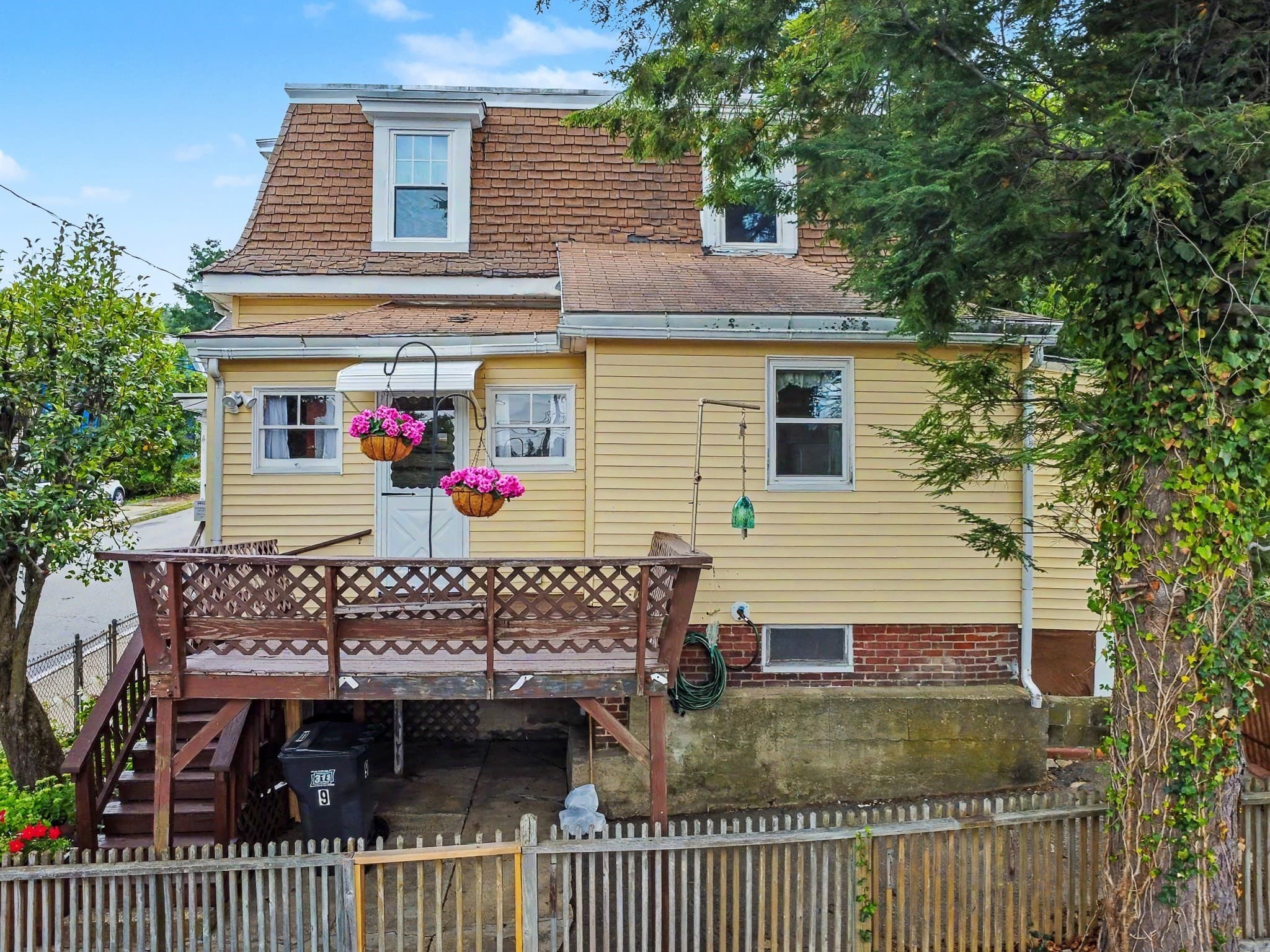 Single Family Residence at 9 Varnum Street, Haverhill MA 01835, Haverhill, photo 3 of 33