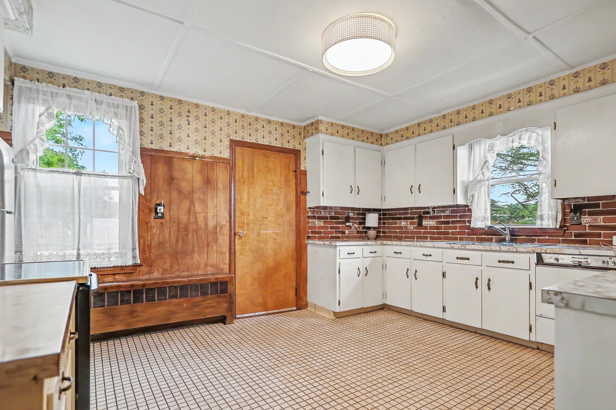 Single Family Residence at 9 Varnum Street, Haverhill MA 01835, Haverhill, photo 4 of 33