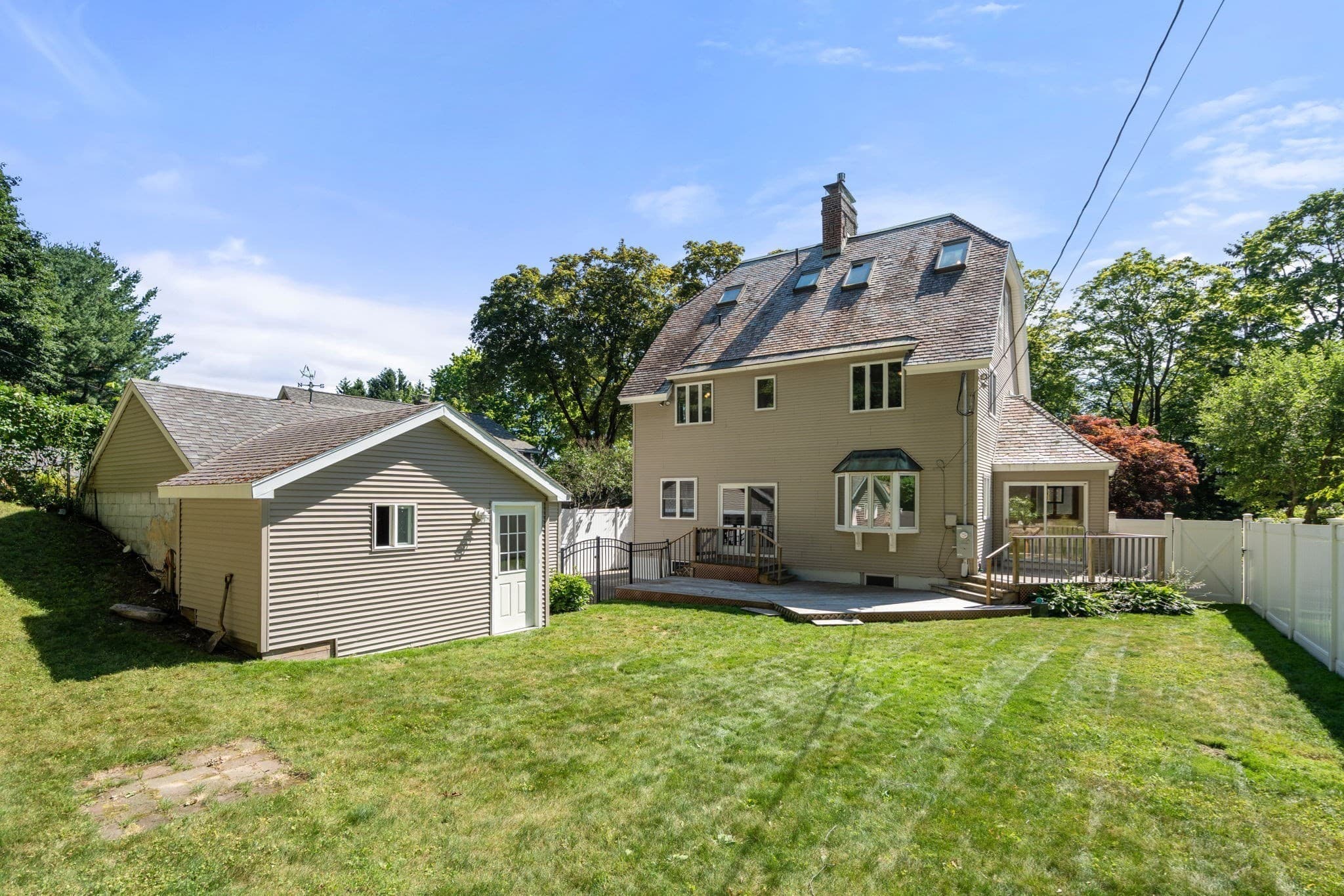Single Family Residence at 43 Laconia Rd, Worcester MA 01609, Worcester, photo 27 of 37