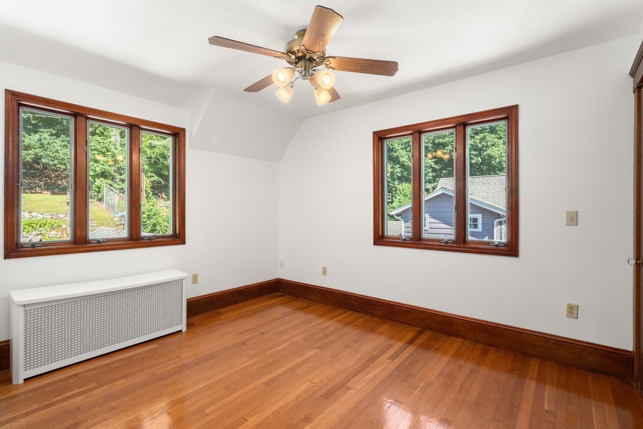 Single Family Residence at 43 Laconia Rd, Worcester MA 01609, Worcester, photo 16 of 37