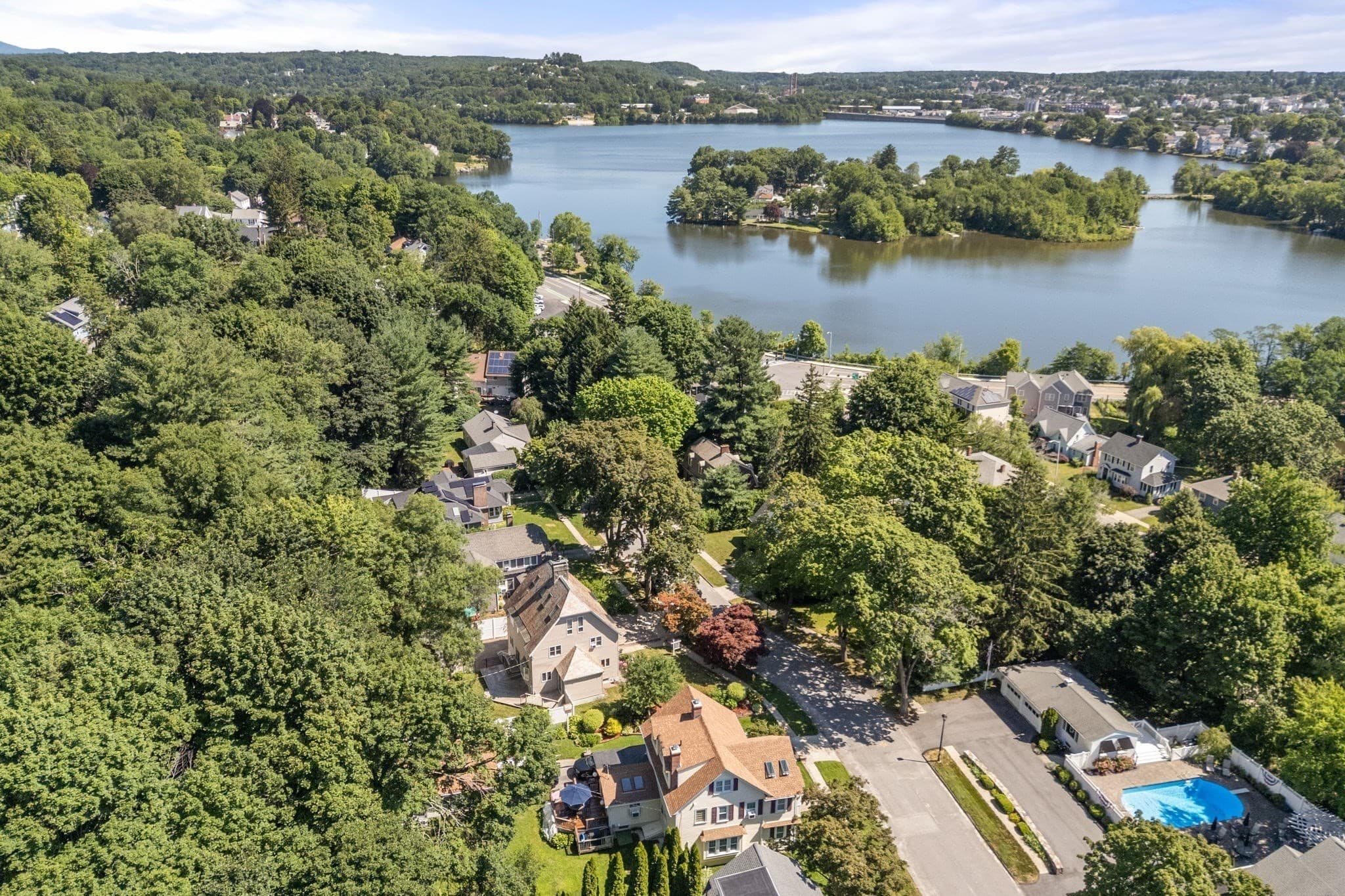 43 Laconia Rd, Worcester MA 01609