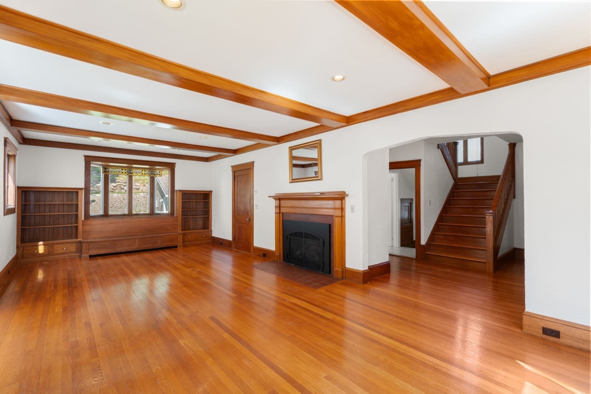 Single Family Residence at 43 Laconia Rd, Worcester MA 01609, Worcester, photo 5 of 37
