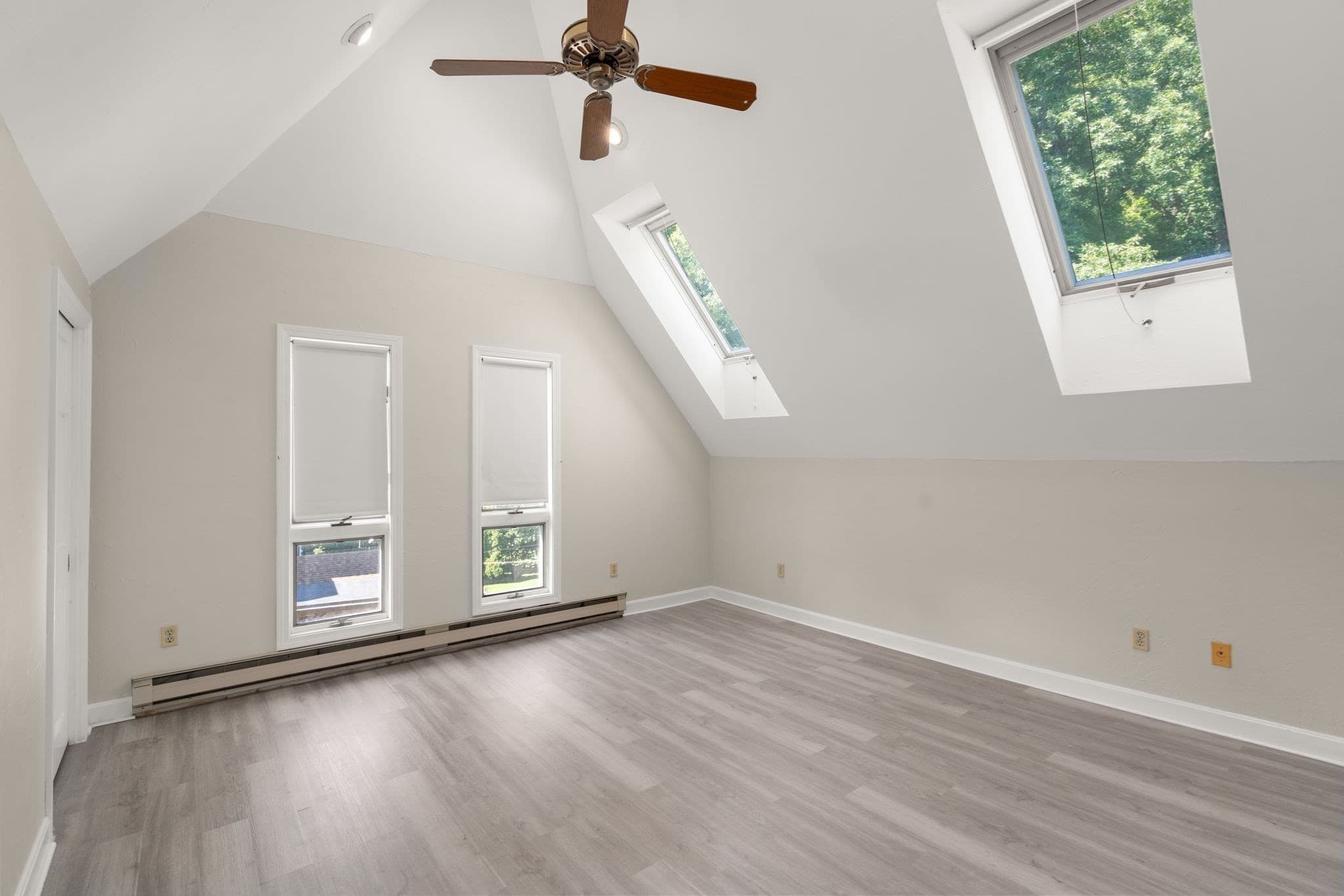 Single Family Residence at 43 Laconia Rd, Worcester MA 01609, Worcester, photo 20 of 37