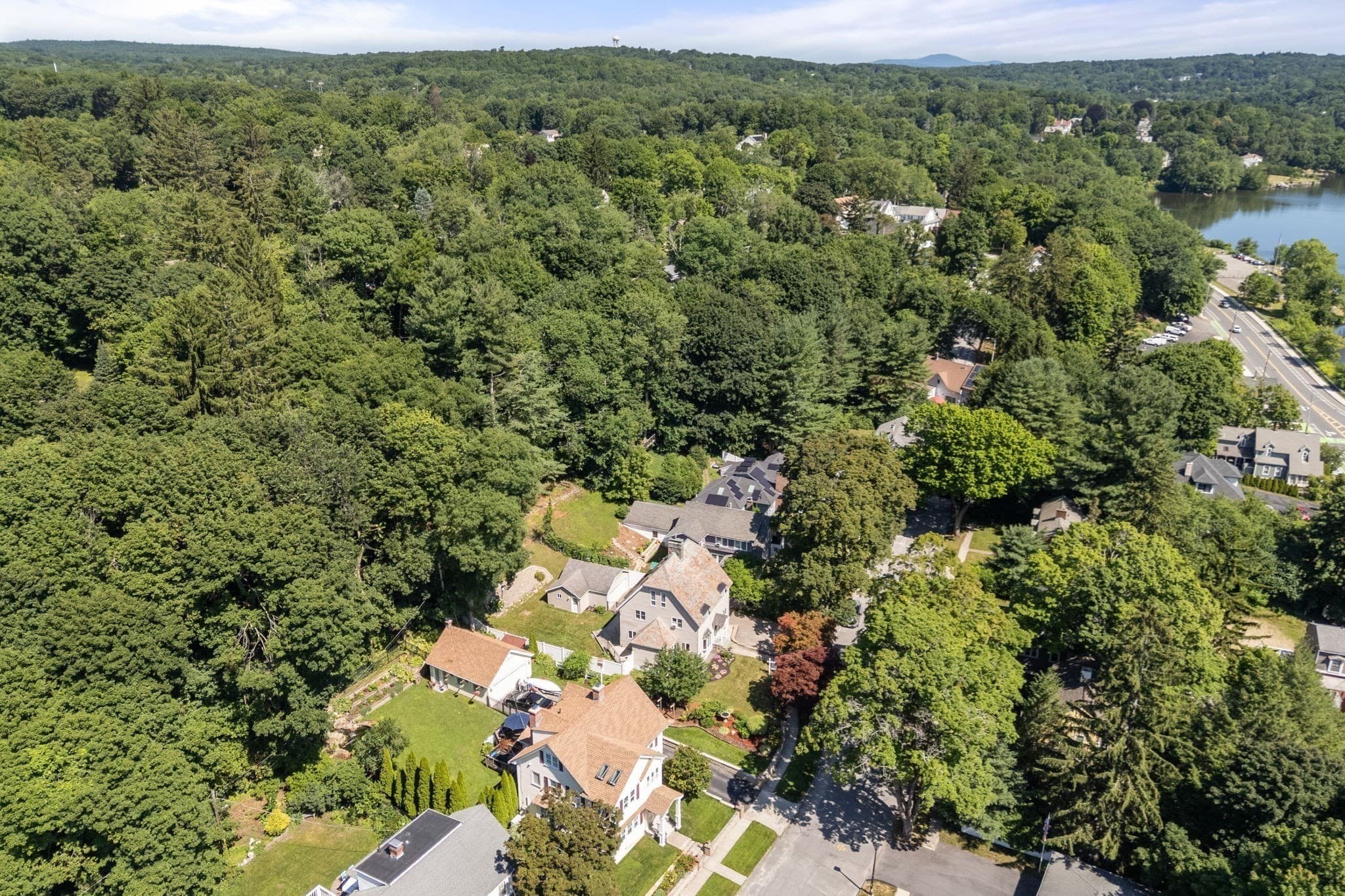 Single Family Residence at 43 Laconia Rd, Worcester MA 01609, Worcester, photo 34 of 37
