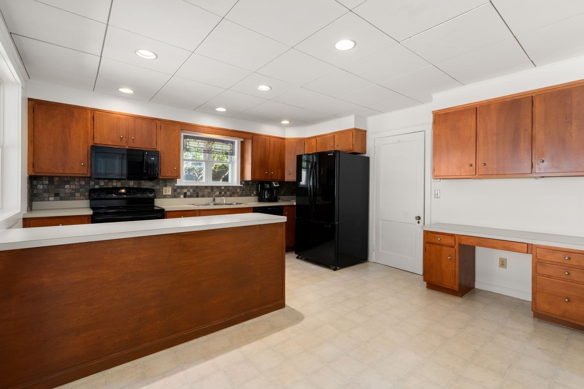 Single Family Residence at 43 Laconia Rd, Worcester MA 01609, Worcester, photo 11 of 37