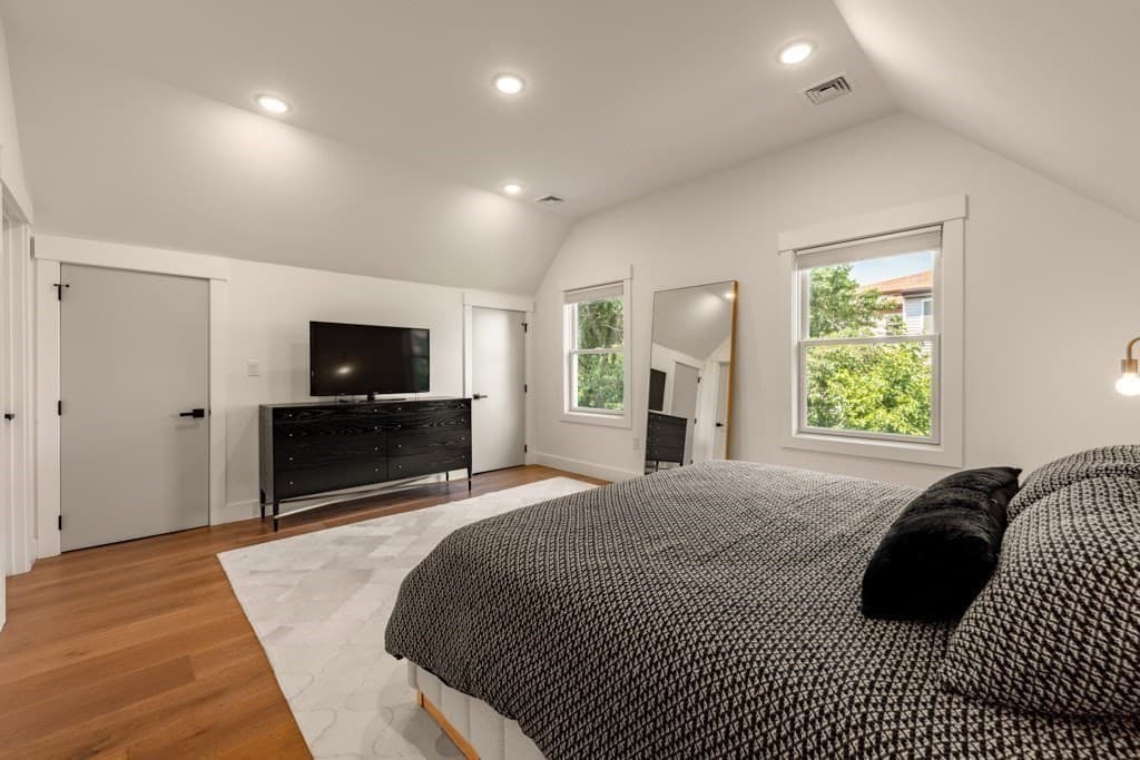 Condominium at 13 Grand View Avenue # 2, Somerville MA 02143, Somerville, photo 17 of 26