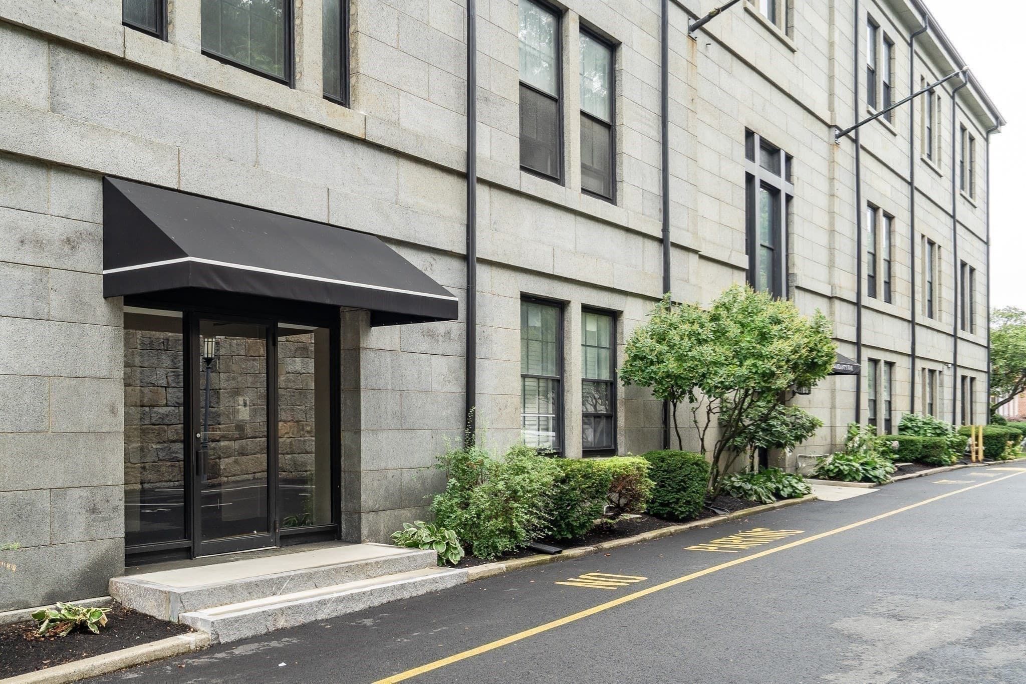 Condominium at 100 Commandants Way # 107, Chelsea MA 02150, Chelsea, photo 6 of 34