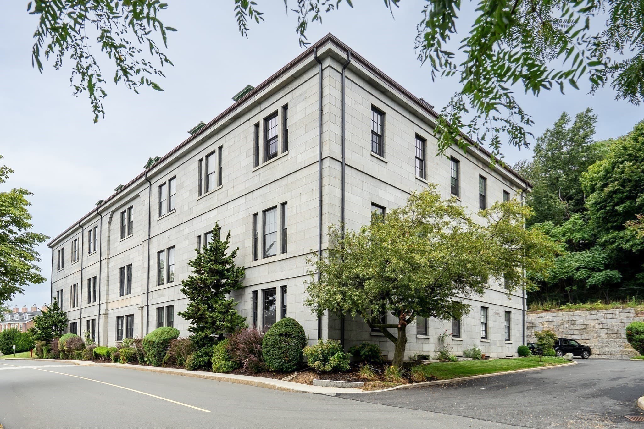 Condominium at 100 Commandants Way # 107, Chelsea MA 02150, Chelsea, photo 4 of 34