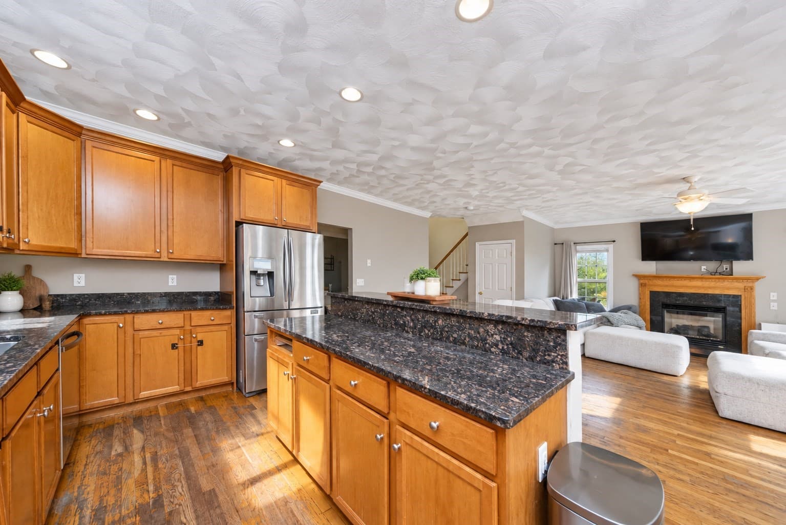Single Family Residence at 14 West Ledge Rd, Clinton MA 01510, Clinton, photo 7 of 37