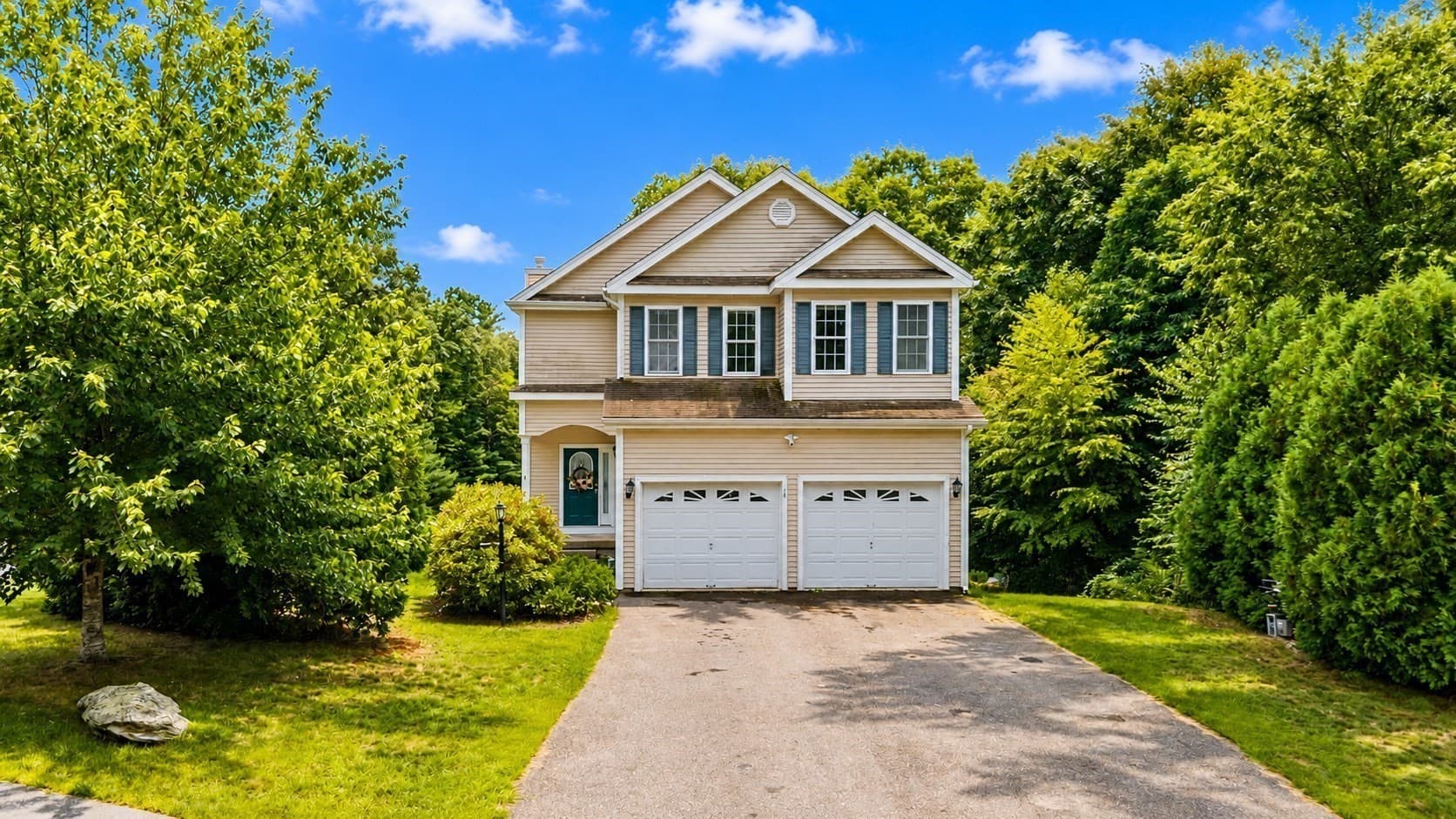 14 West Ledge Rd, Clinton MA 01510