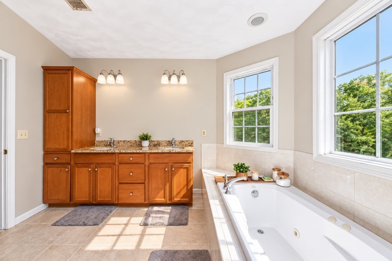 Single Family Residence at 14 West Ledge Rd, Clinton MA 01510, Clinton, photo 19 of 37