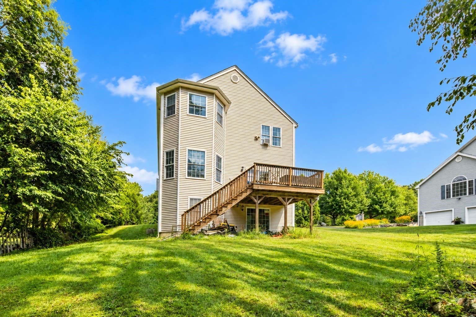 Single Family Residence at 14 West Ledge Rd, Clinton MA 01510, Clinton, photo 4 of 37