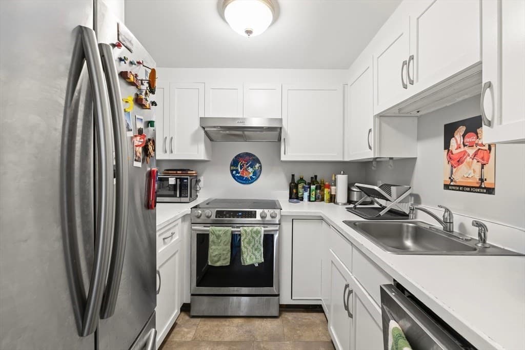 Condominium at 170 Gore Street # 417, Cambridge MA 02141, Cambridge, photo 7 of 19