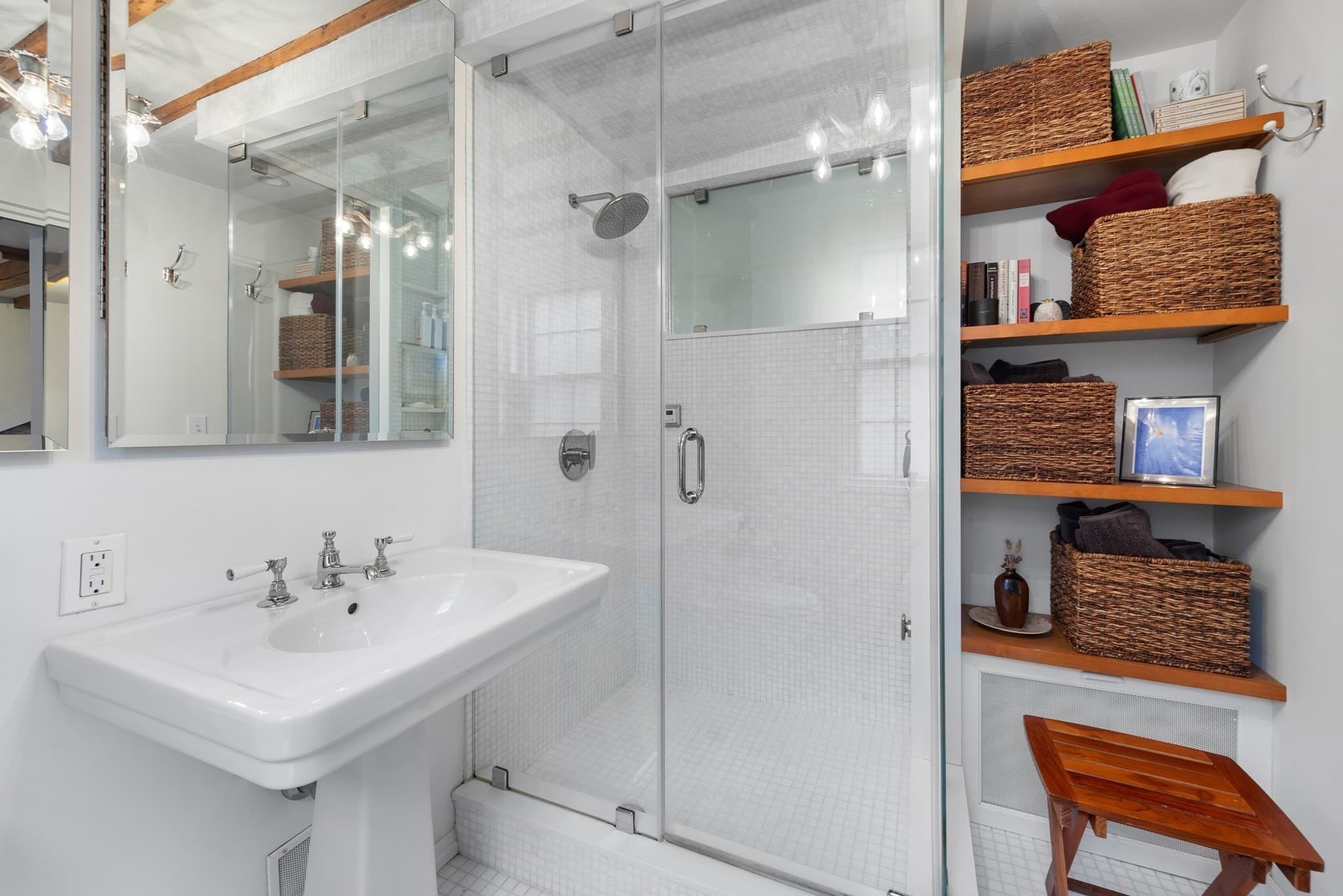 Condominium at 1-3 Chestnut # 5B, Boston MA 02108, photo 26 of 41