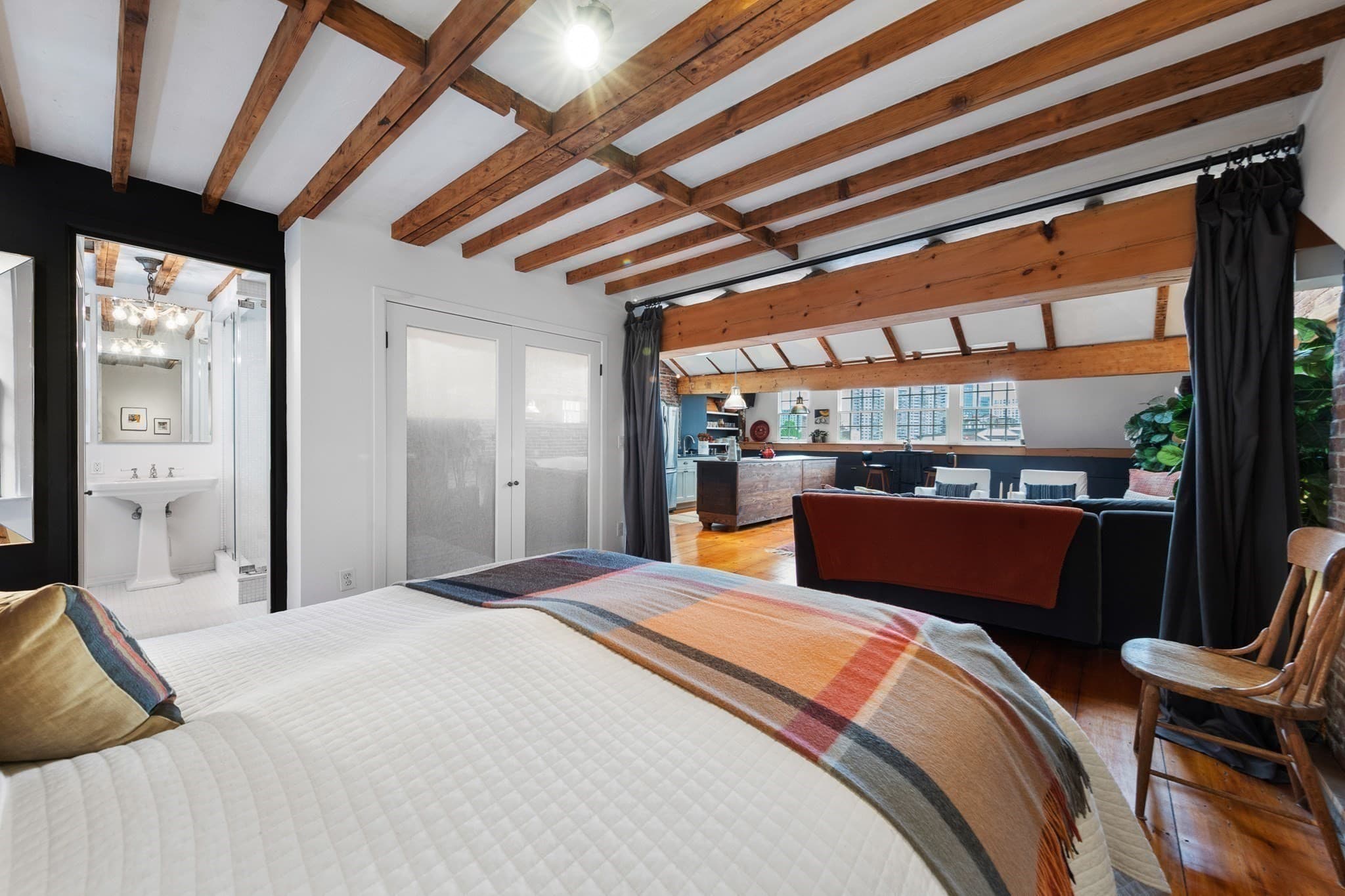 Condominium at 1-3 Chestnut # 5B, Boston MA 02108, photo 24 of 41