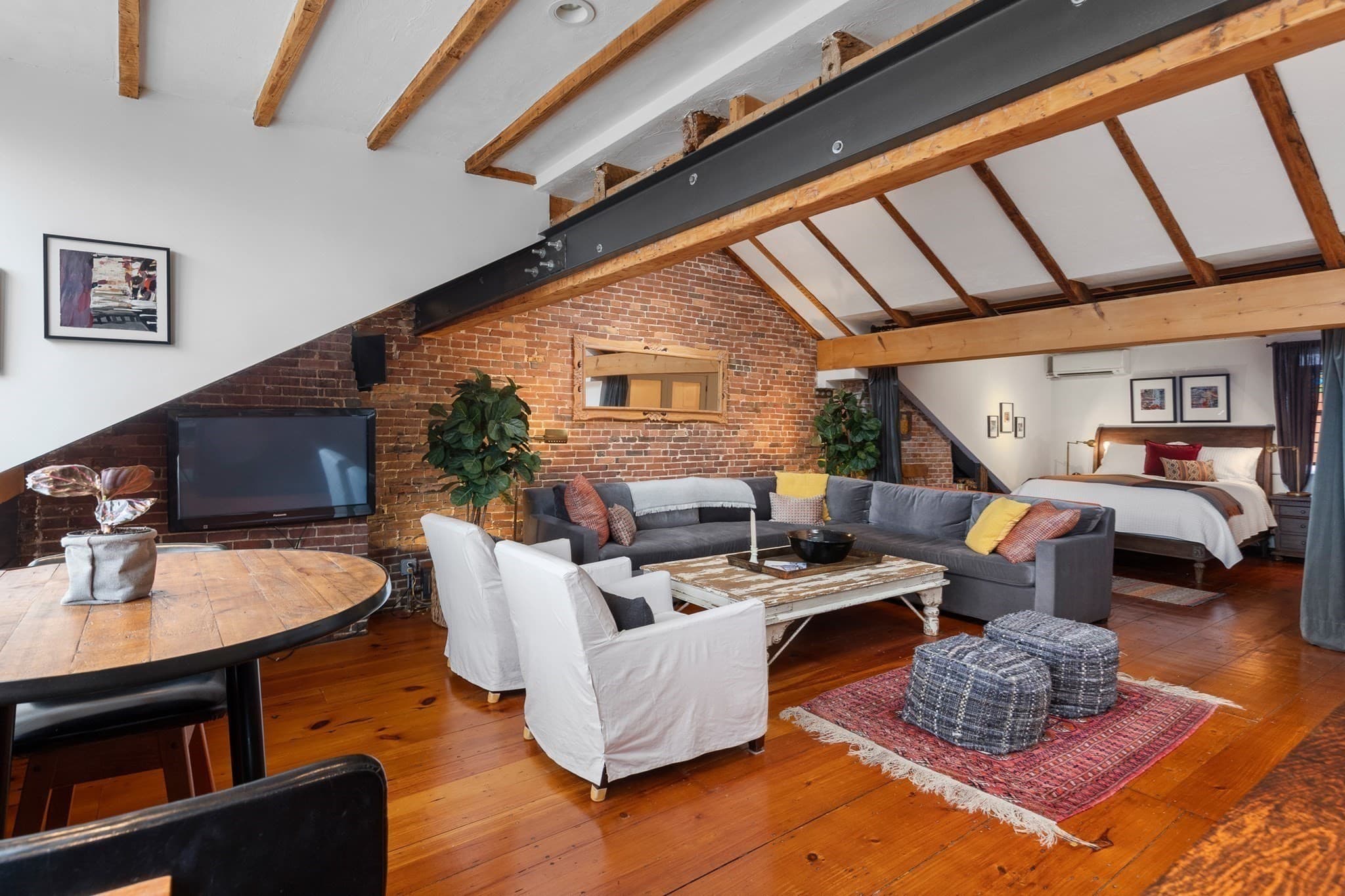 Condominium at 1-3 Chestnut # 5B, Boston MA 02108, photo 19 of 41