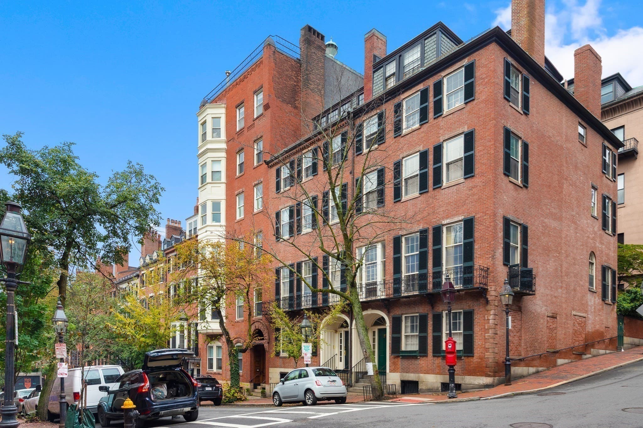 Condominium at 1-3 Chestnut # 5B, Boston MA 02108, photo 29 of 41