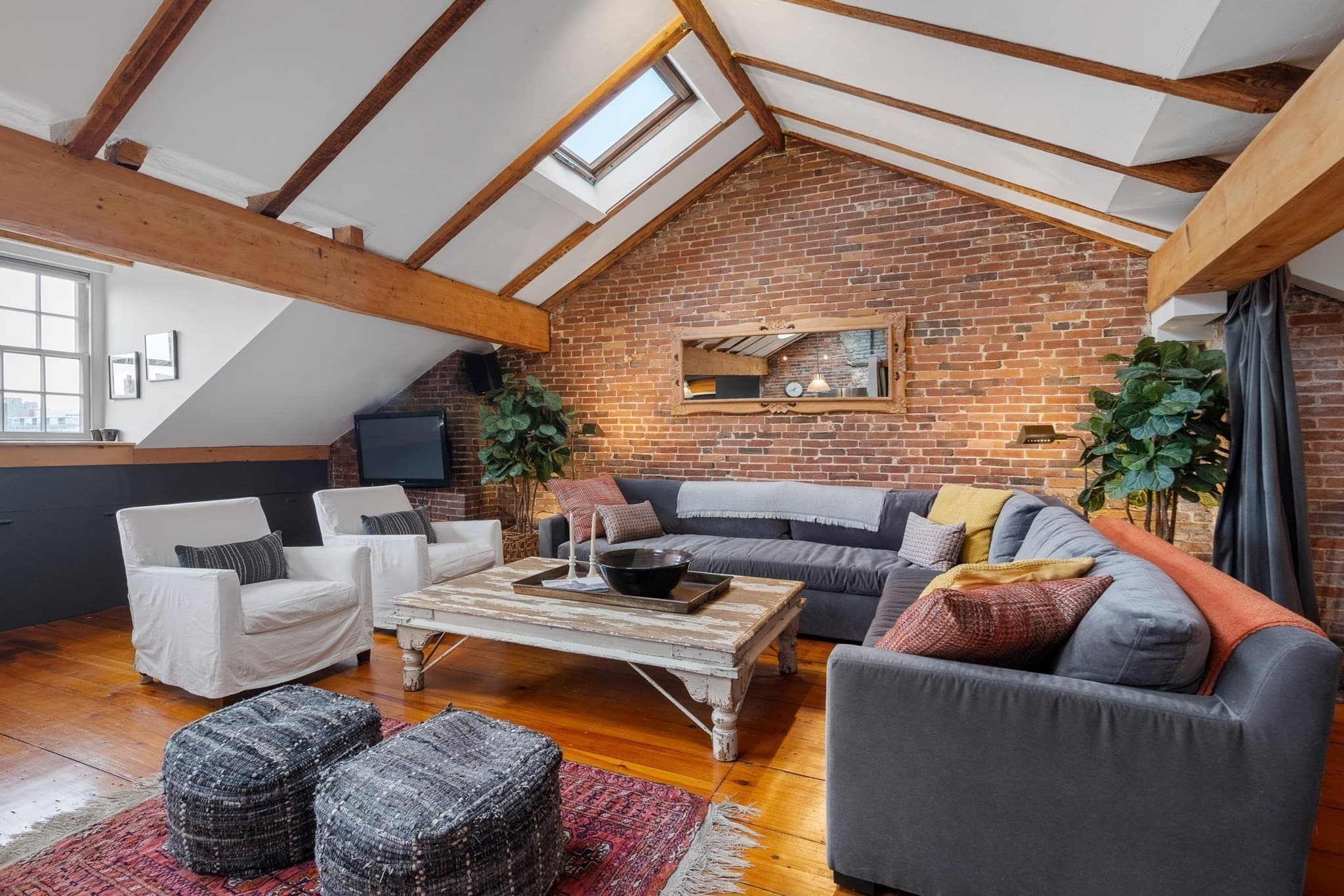 Condominium at 1-3 Chestnut # 5B, Boston MA 02108, photo 4 of 41