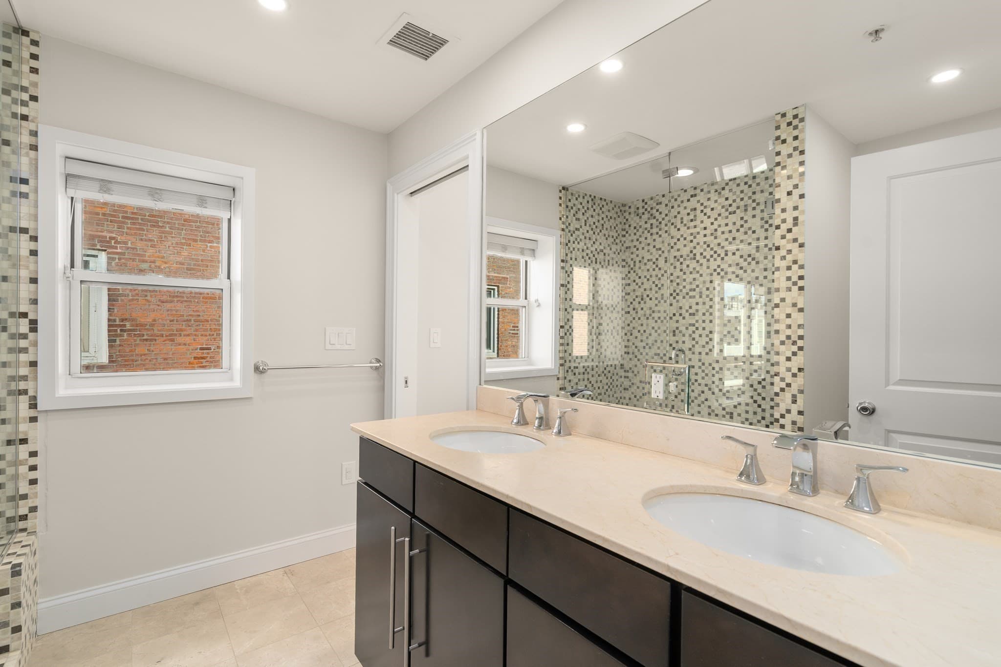 Condominium at 9 N Margin # 3, Boston MA 02113, Boston, photo 7 of 12