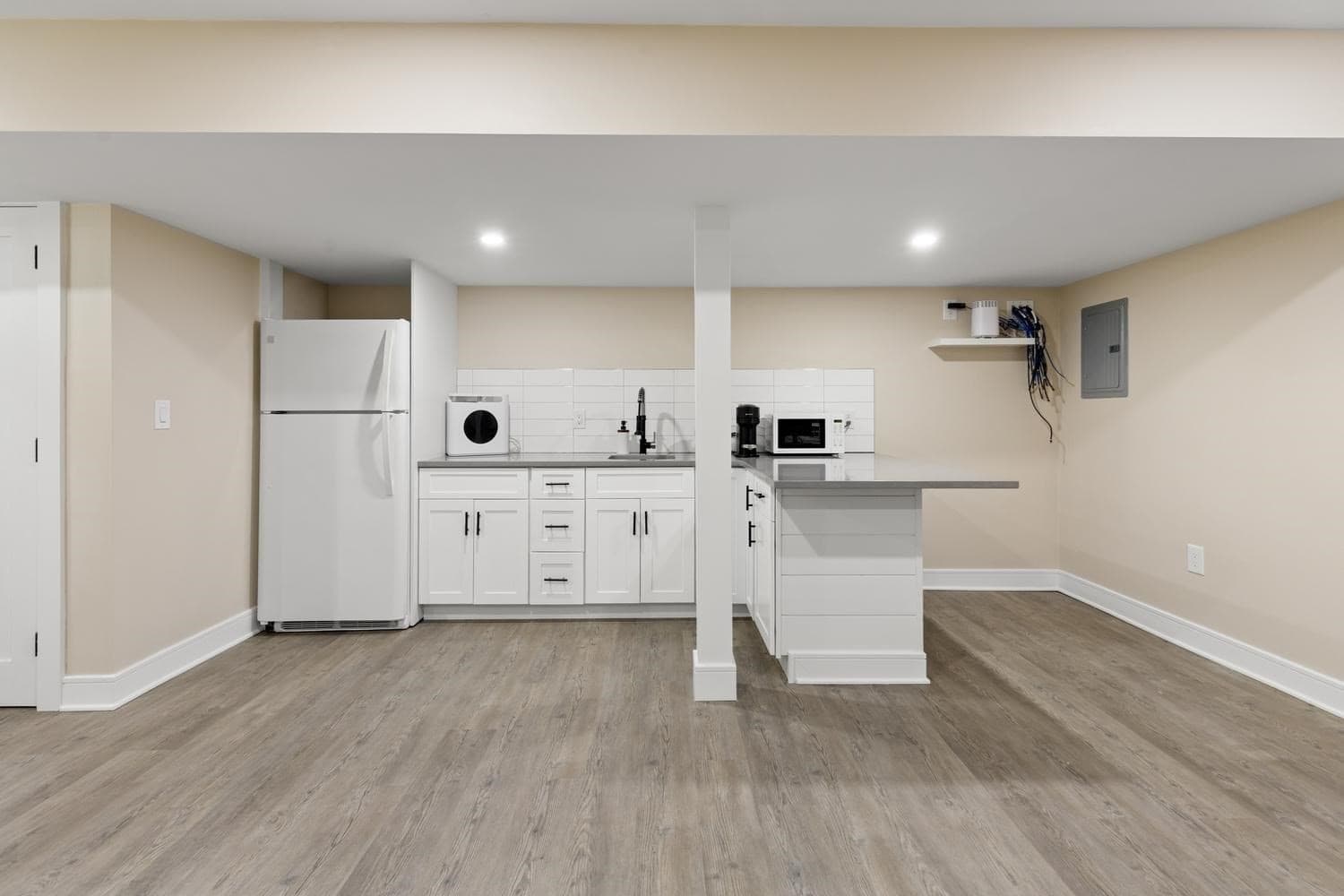 Single Family Residence at 8 Jonathan Road, Burlington MA 01803, Burlington, photo 36 of 42