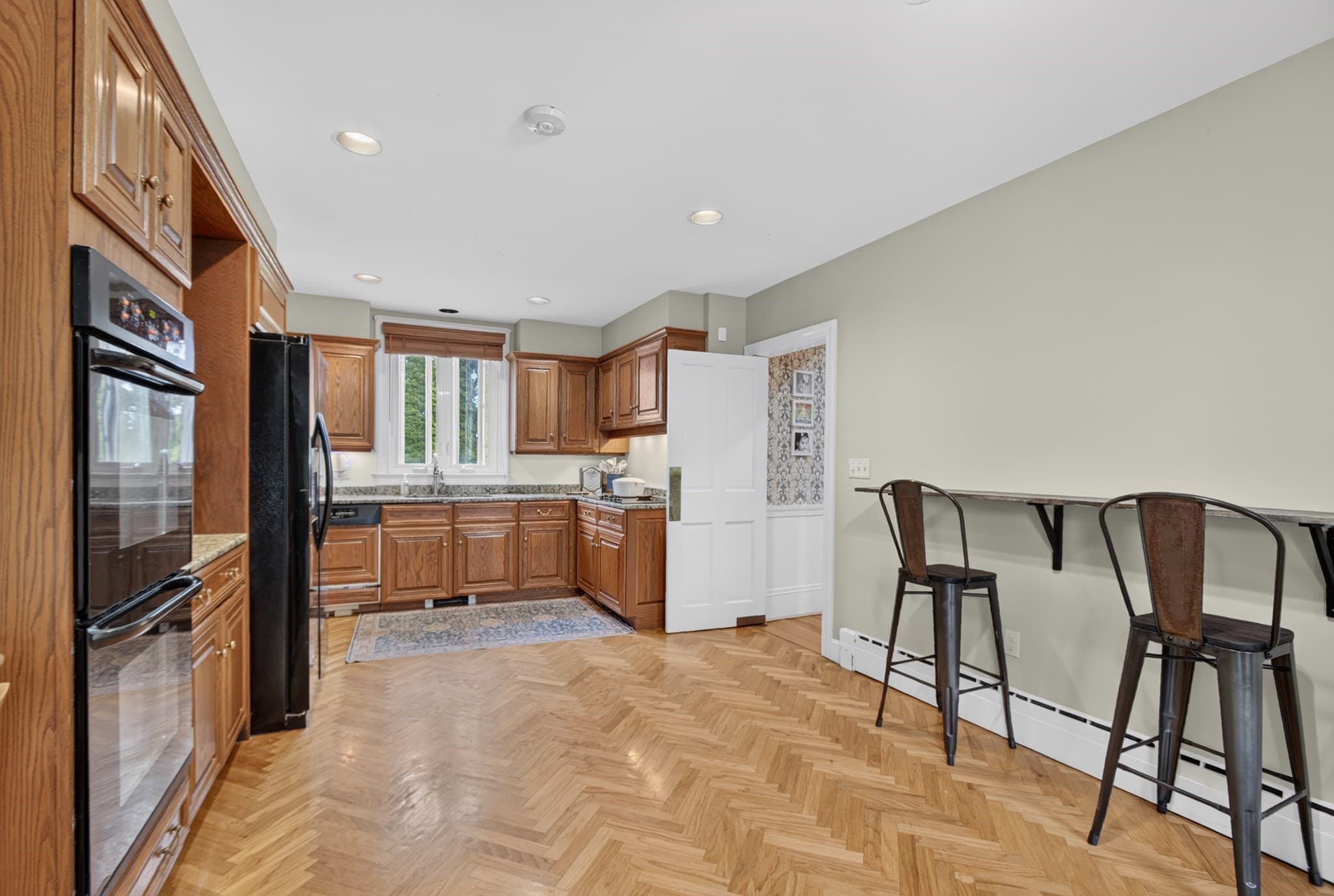Single Family Residence at 141 Chestnut St, Gardner MA 01440, Gardner, photo 5 of 42