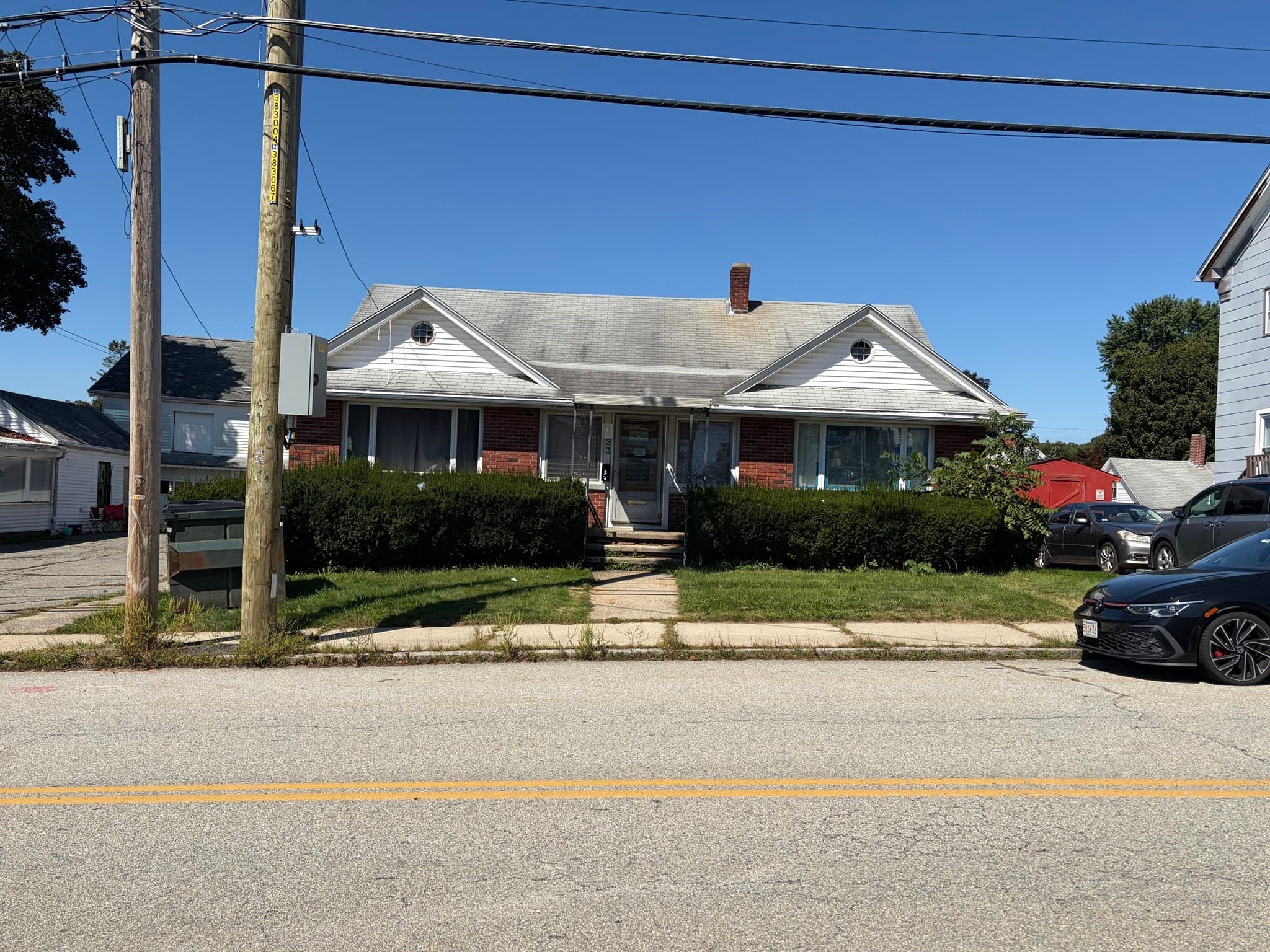 5-9 Family at 21-23/16 Oxford Ave/West Street, Dudley MA 01571, photo 3 of 11