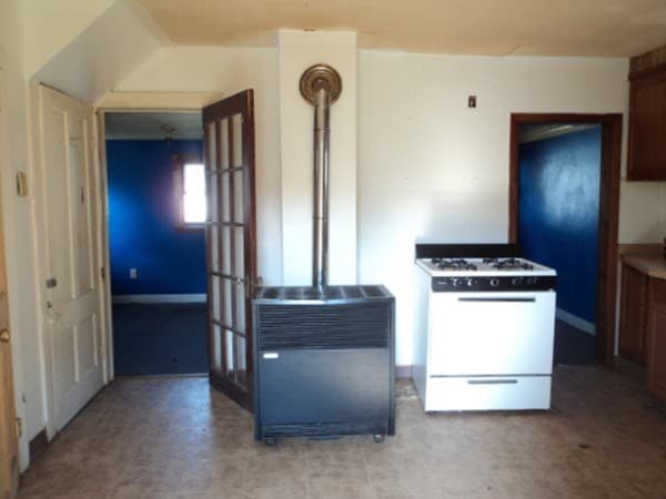 5-9 Family at 21-23/16 Oxford Ave/West Street, Dudley MA 01571, photo 11 of 11