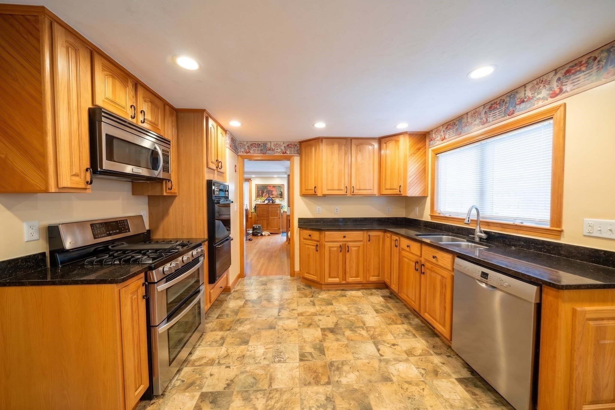Single Family Residence at 773 Washington Street, Haverhill MA 01832, Haverhill, photo 10 of 42