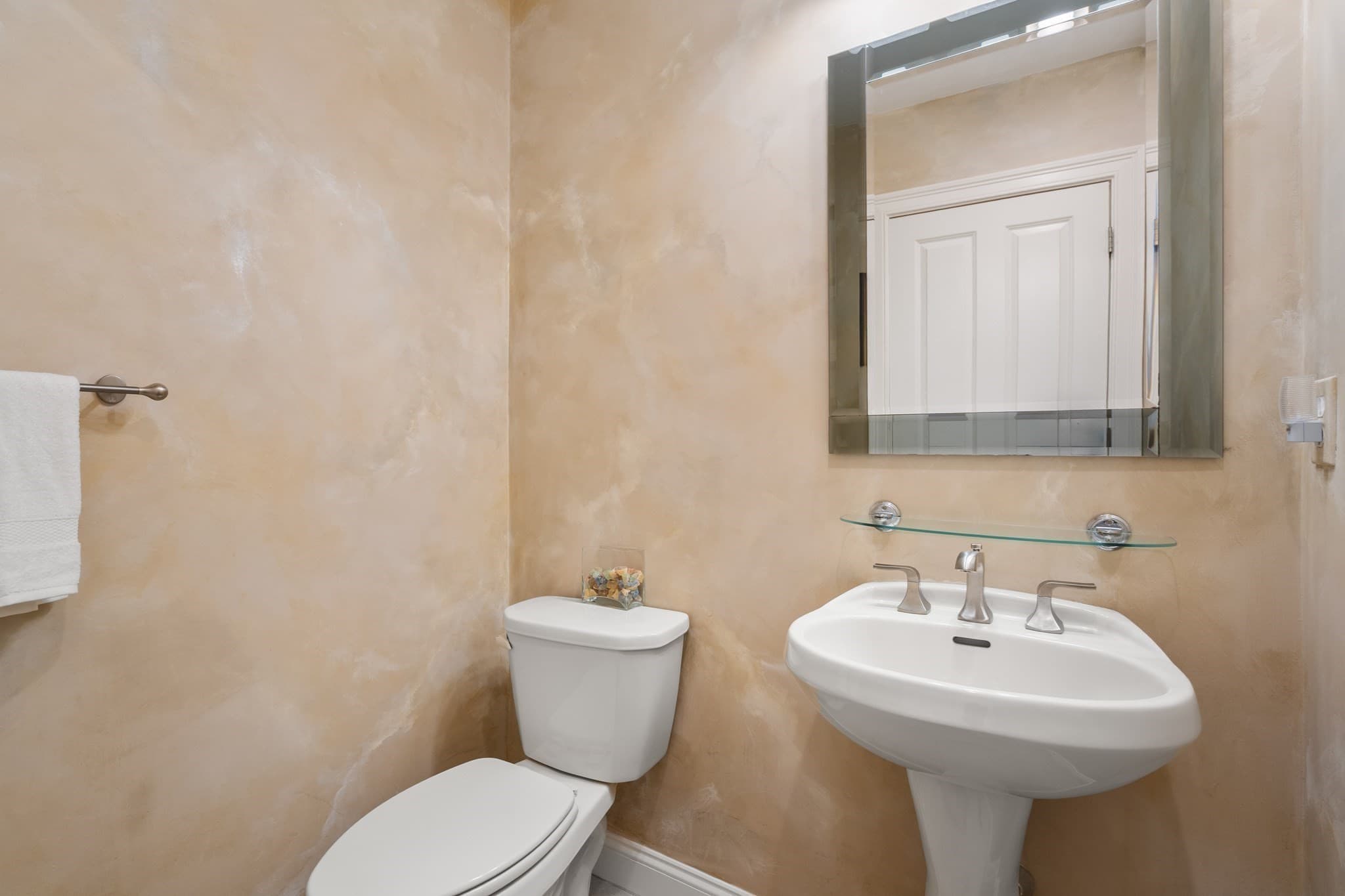 Condominium at 32 Old Framingham Rd # 8, Sudbury MA 01776, Sudbury, photo 17 of 42