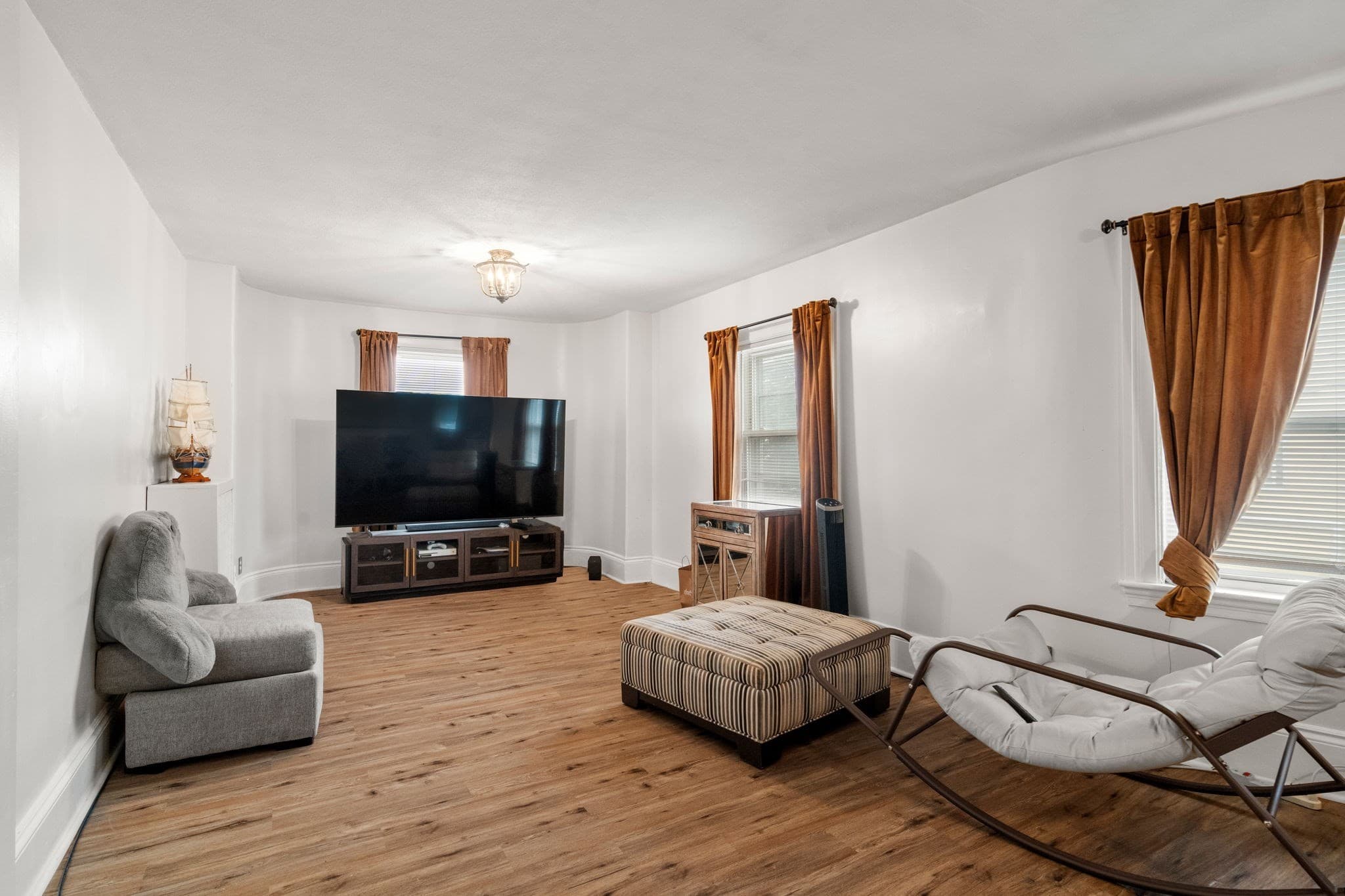 Multi Family at 190 Pleasant St, Winthrop MA 02152, Winthrop, photo 8 of 21