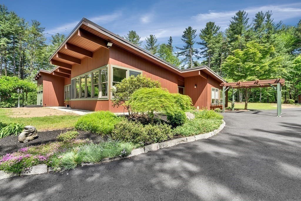 921 Main Street, Bolton MA 01740