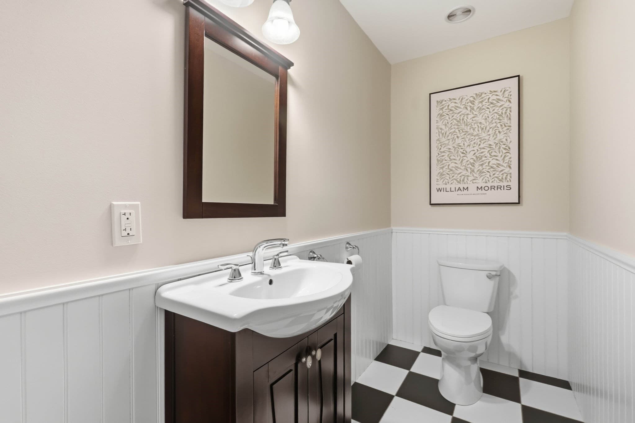 Single Family Residence at 55 Riverview Rd, Gloucester MA 01930, Gloucester, photo 18 of 40