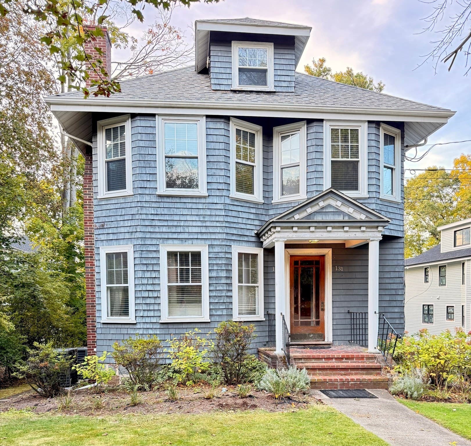 131-133 Mount Vernon St, Newton MA 02465