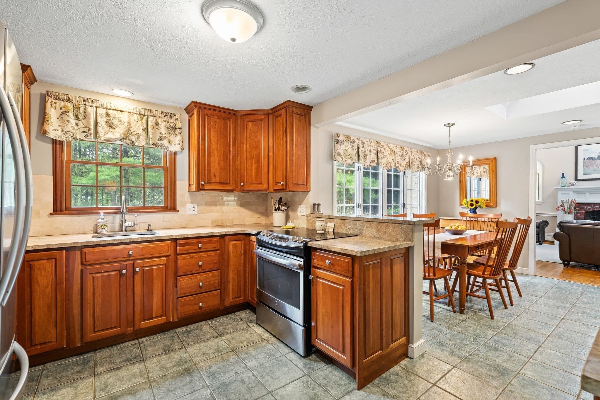 Single Family Residence at 28 Lady Slipper Cir, Pembroke MA 02359, Pembroke, photo 9 of 42