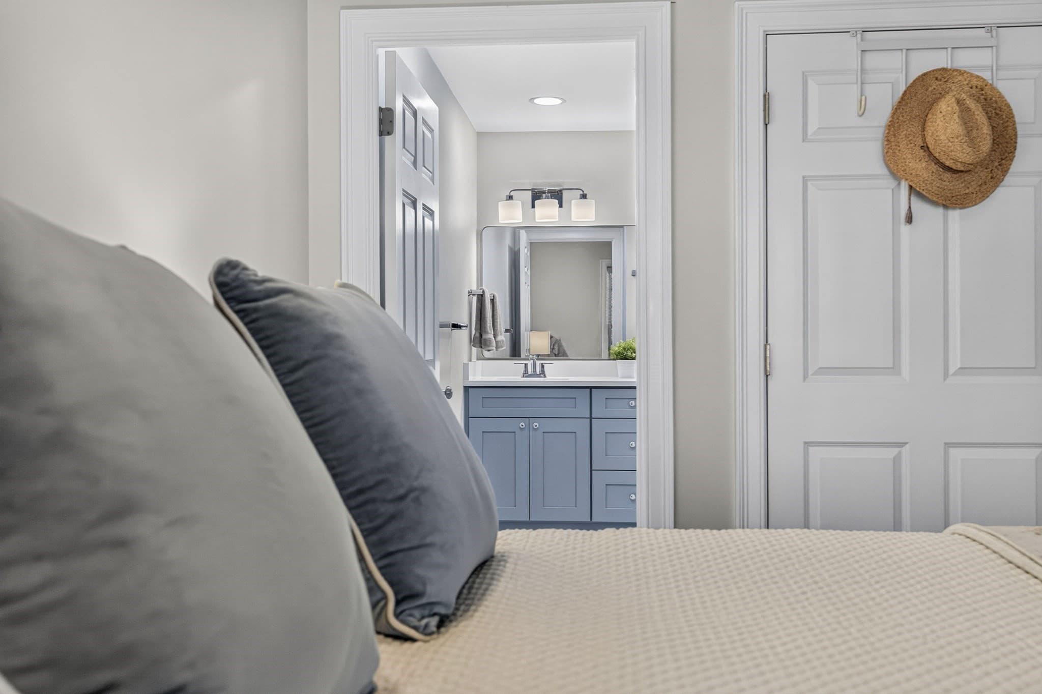 Condominium at 1306 Columbia Road # 4C, Boston MA 02127, Boston, photo 14 of 33