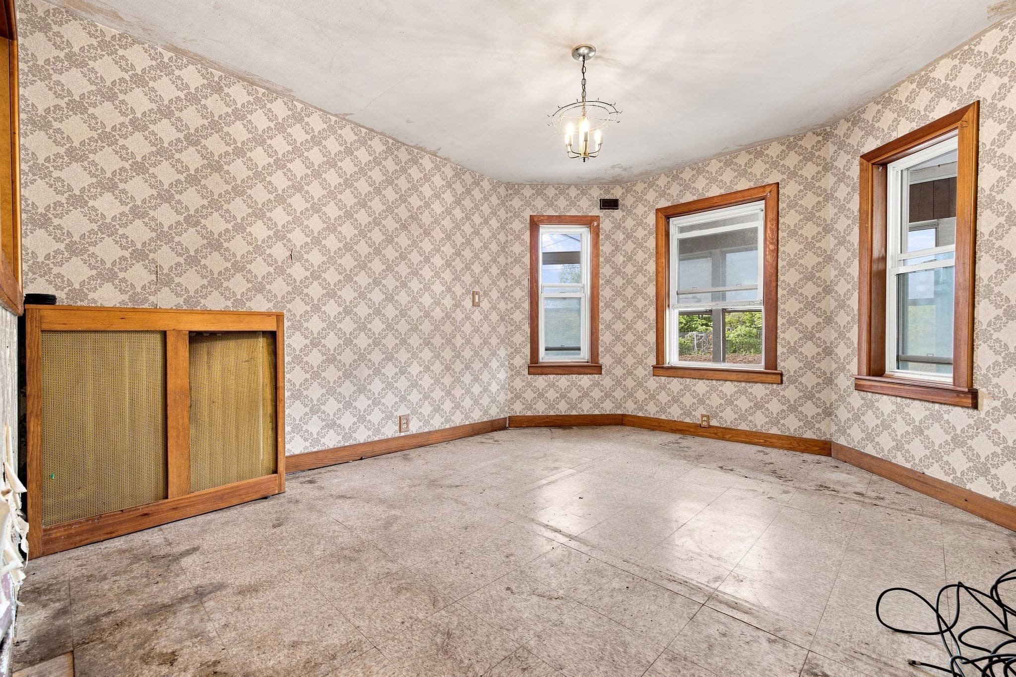 Single Family Residence at 638 Mystic Ave, Somerville MA 02145, Somerville, photo 2 of 10
