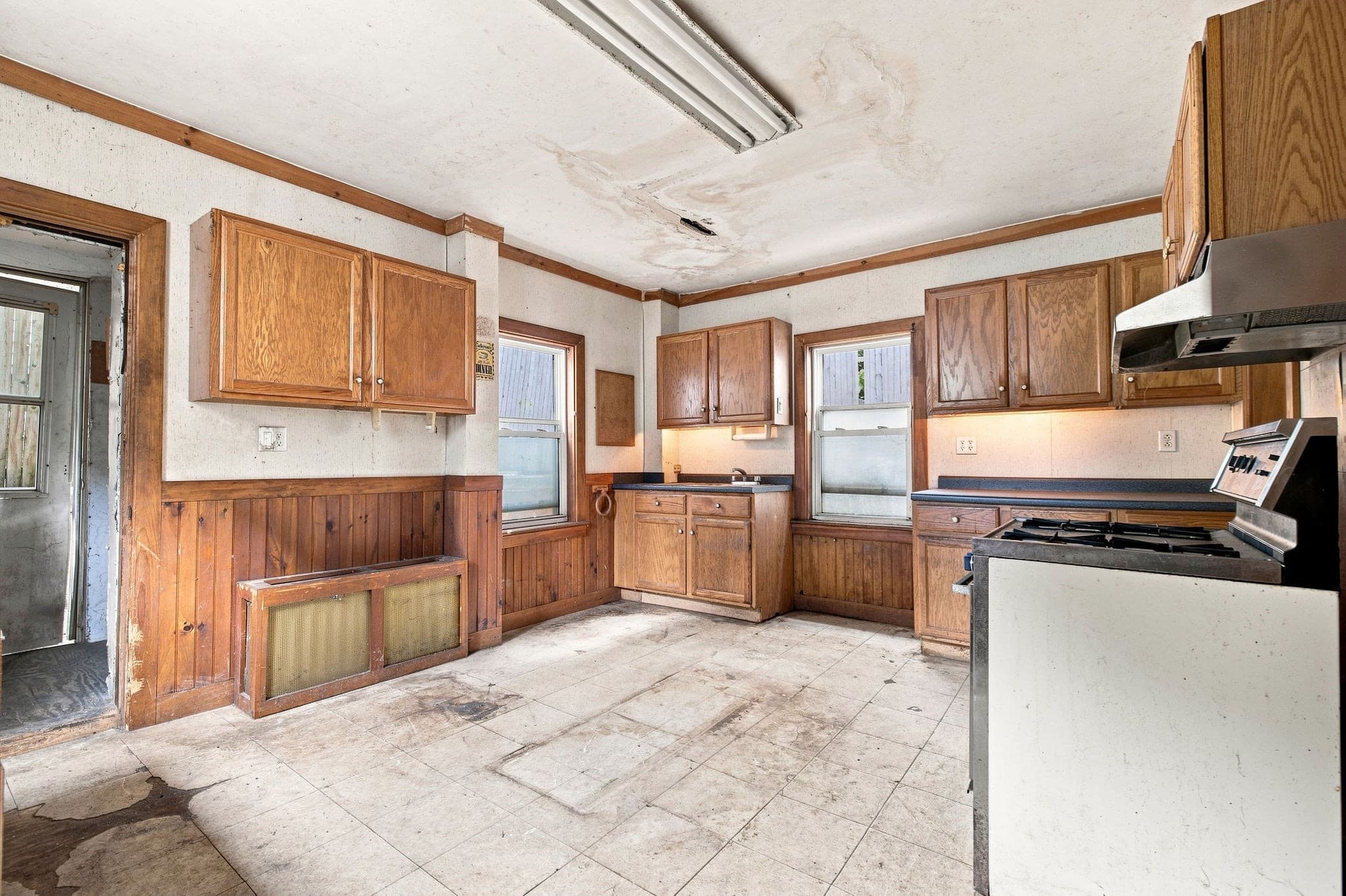 Single Family Residence at 638 Mystic Ave, Somerville MA 02145, Somerville, photo 6 of 10