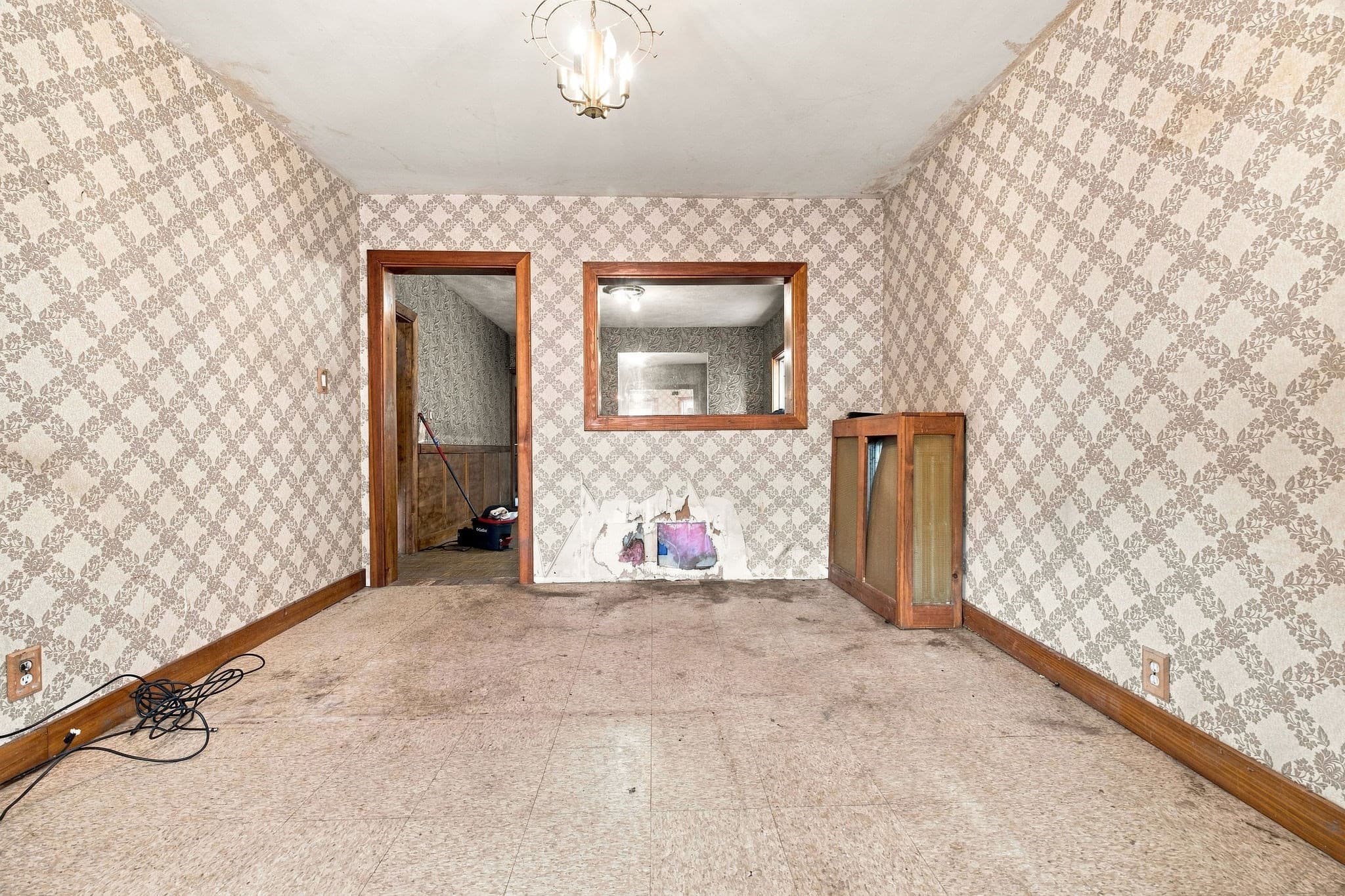 Single Family Residence at 638 Mystic Ave, Somerville MA 02145, Somerville, photo 3 of 10