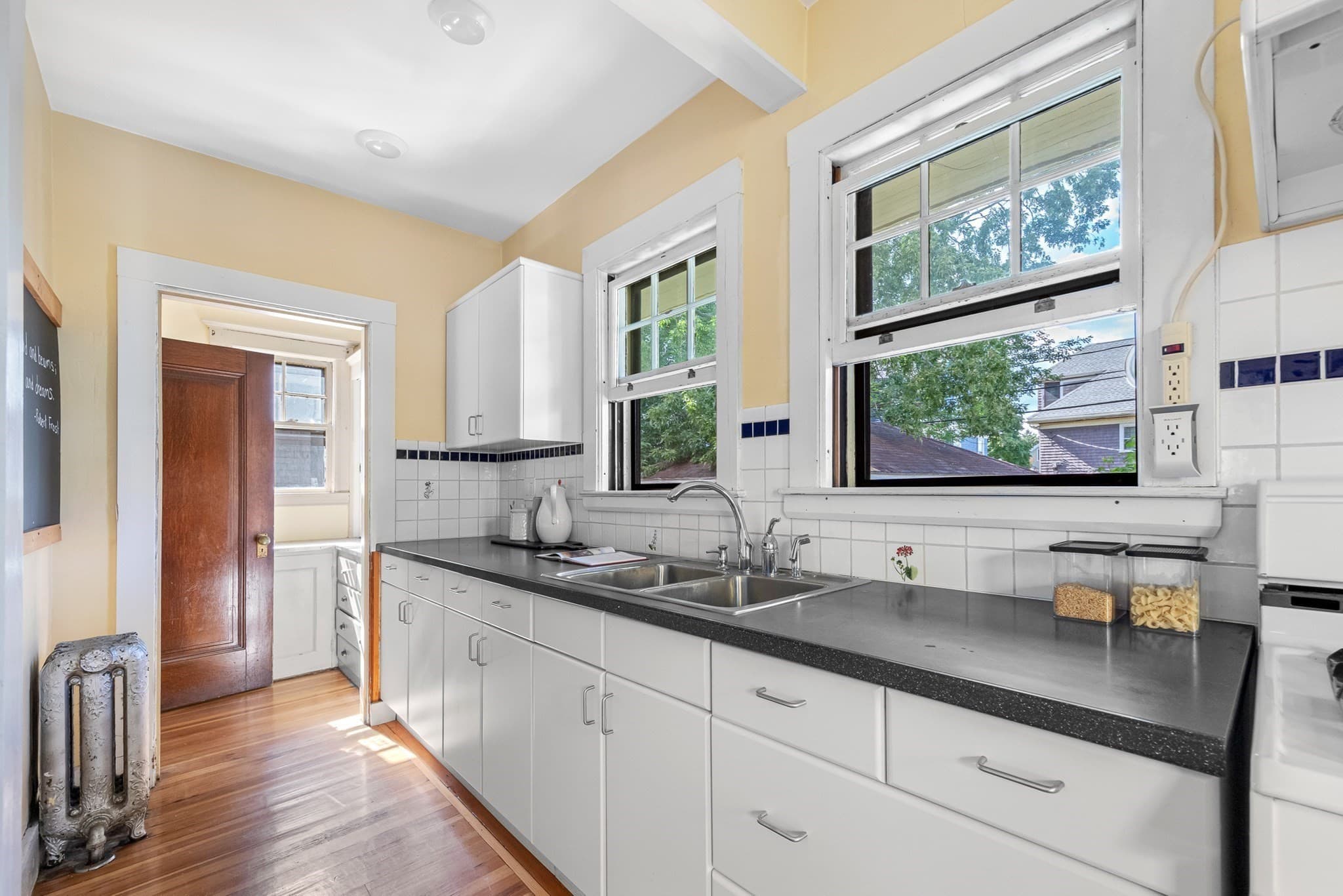 Single Family Residence at 8 Centervale Park, Boston MA 02124, Boston, photo 19 of 41