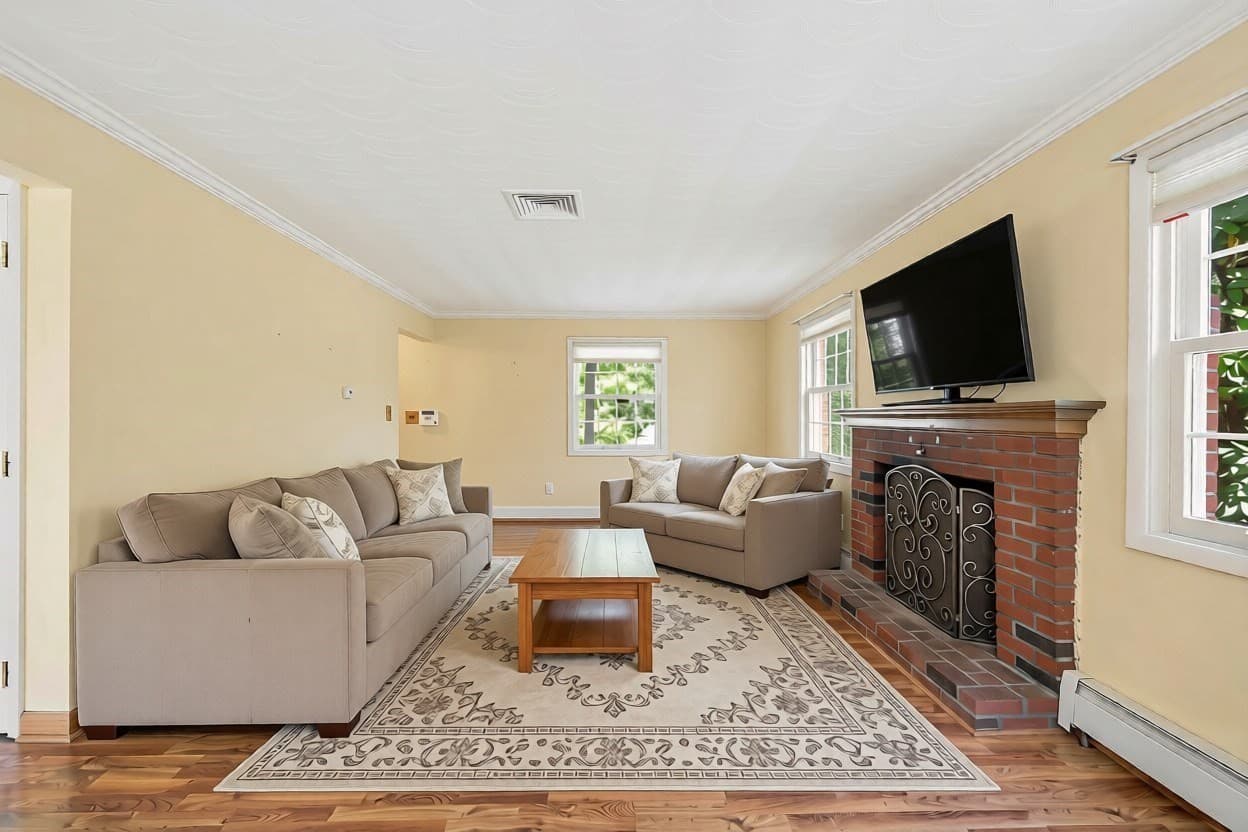 Single Family Residence at 16 Porter Rd, Chelmsford MA 01824, photo 5 of 35