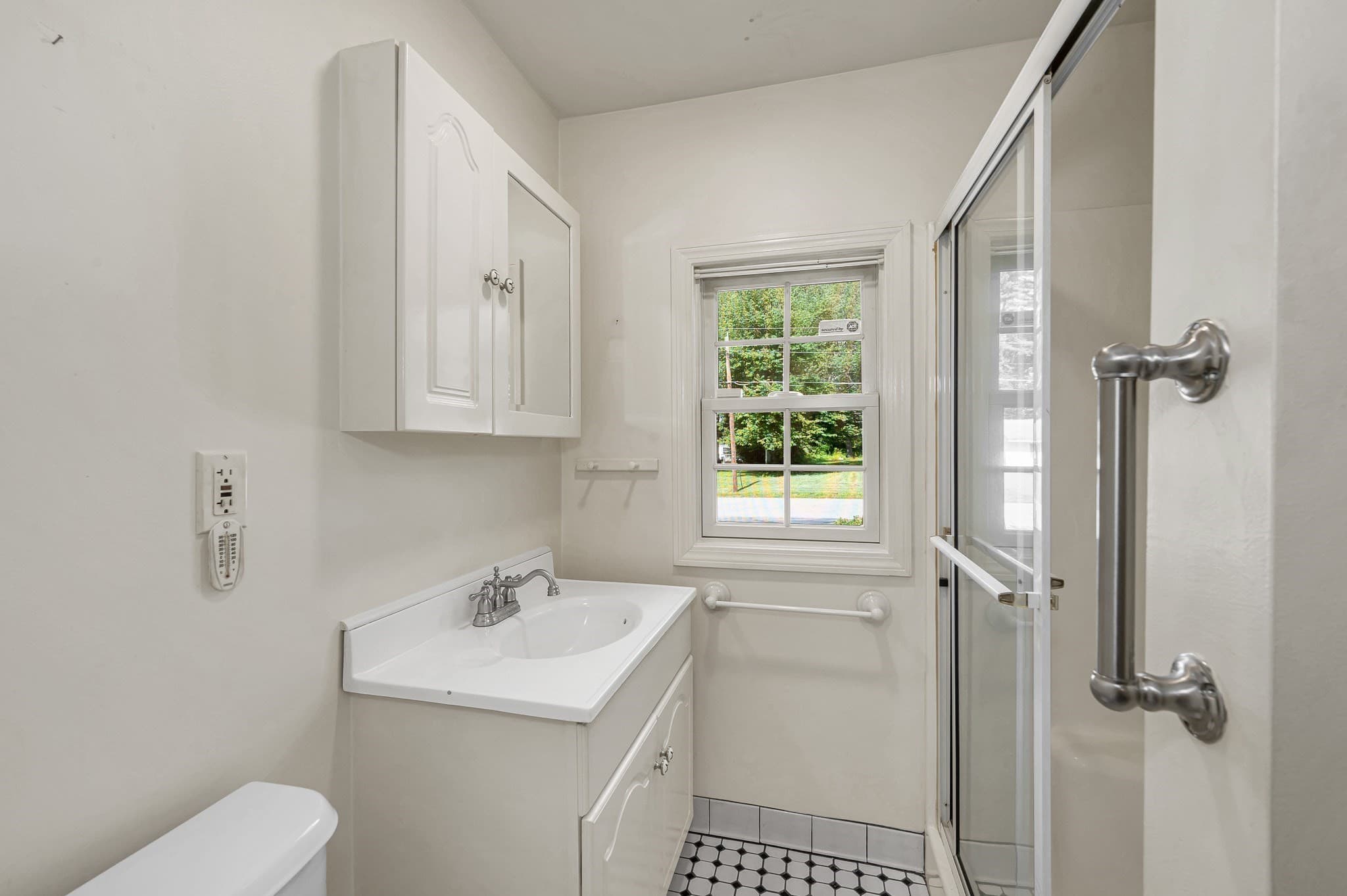 Single Family Residence at 16 Porter Rd, Chelmsford MA 01824, photo 14 of 35