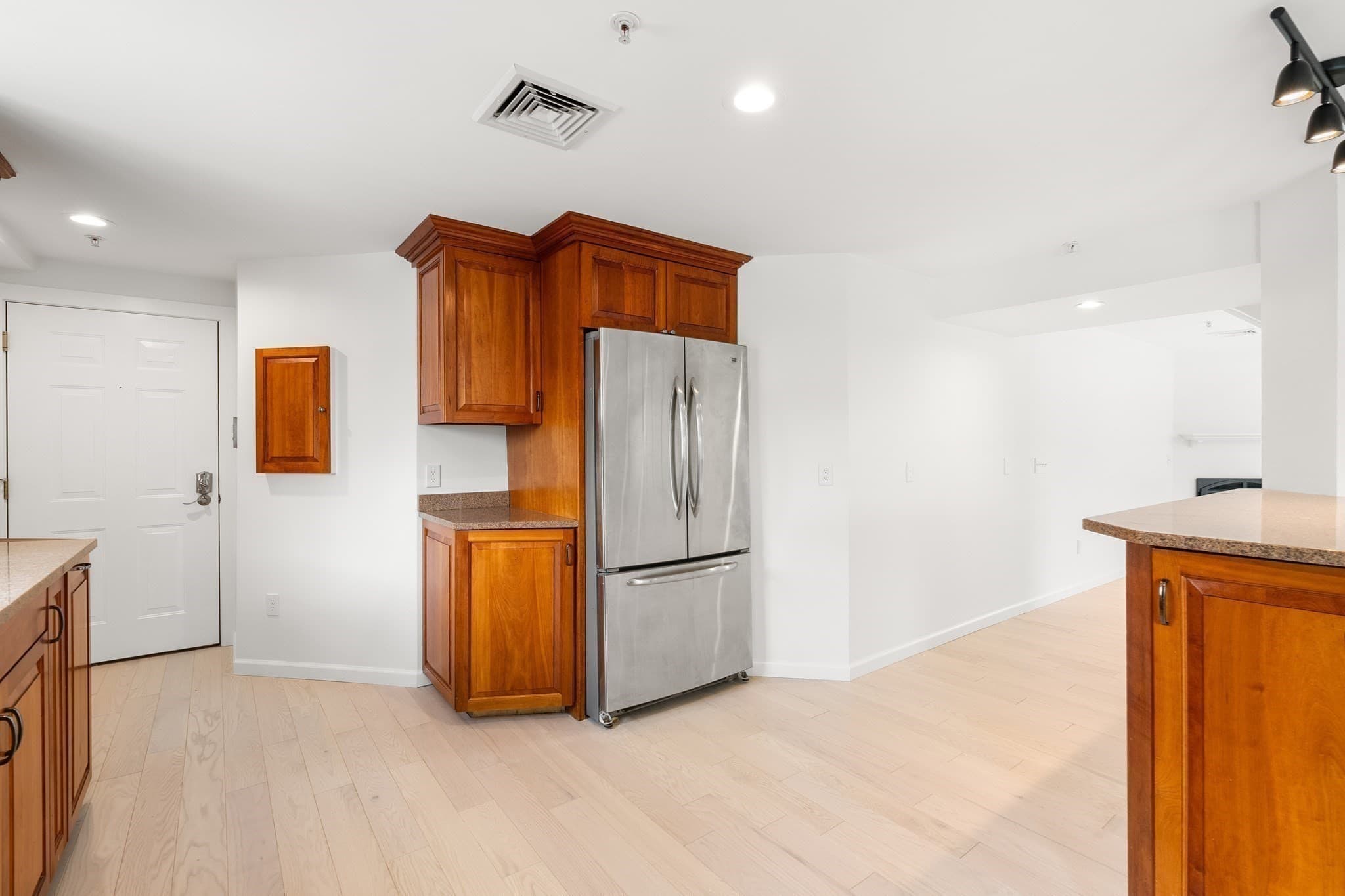 Condominium at 24 Glenwood Avenue # 3, Walpole MA 02081, Walpole, photo 26 of 42