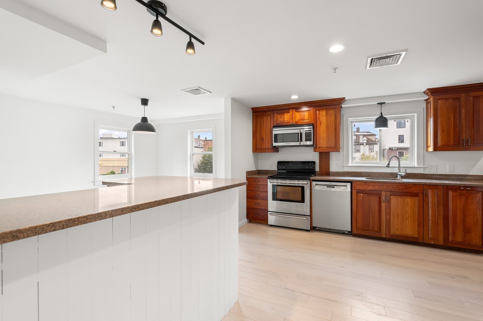 Condominium at 24 Glenwood Avenue # 3, Walpole MA 02081, Walpole, photo 22 of 42