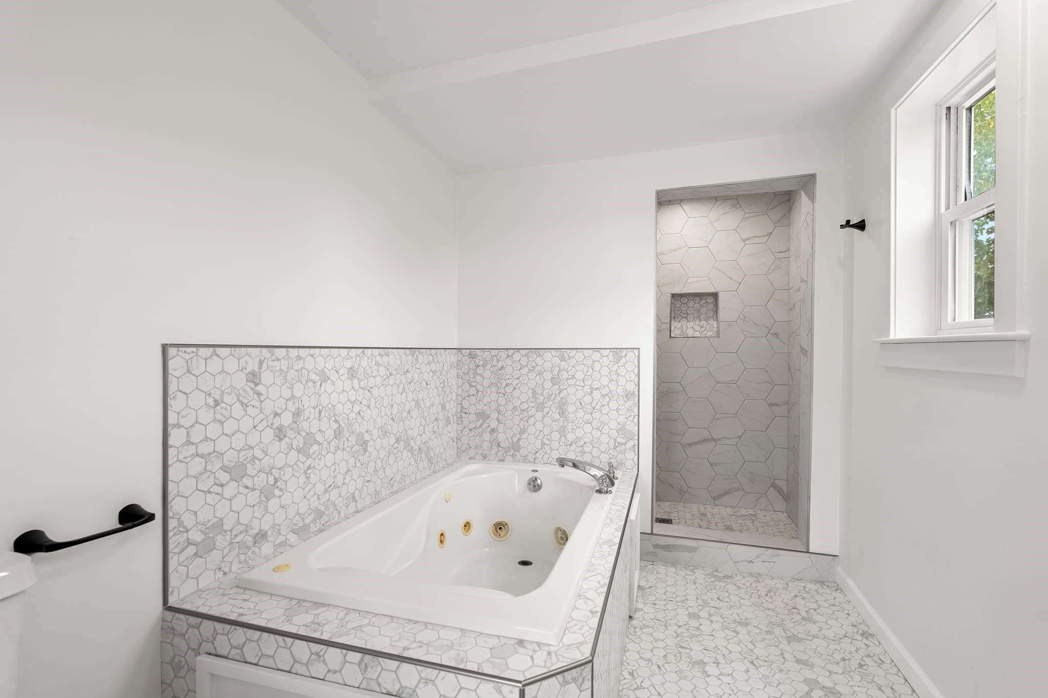 Condominium at 24 Glenwood Avenue # 3, Walpole MA 02081, Walpole, photo 36 of 42