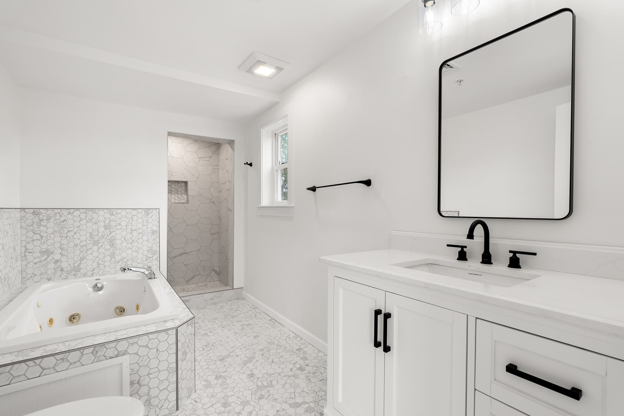 Condominium at 24 Glenwood Avenue # 3, Walpole MA 02081, Walpole, photo 35 of 42